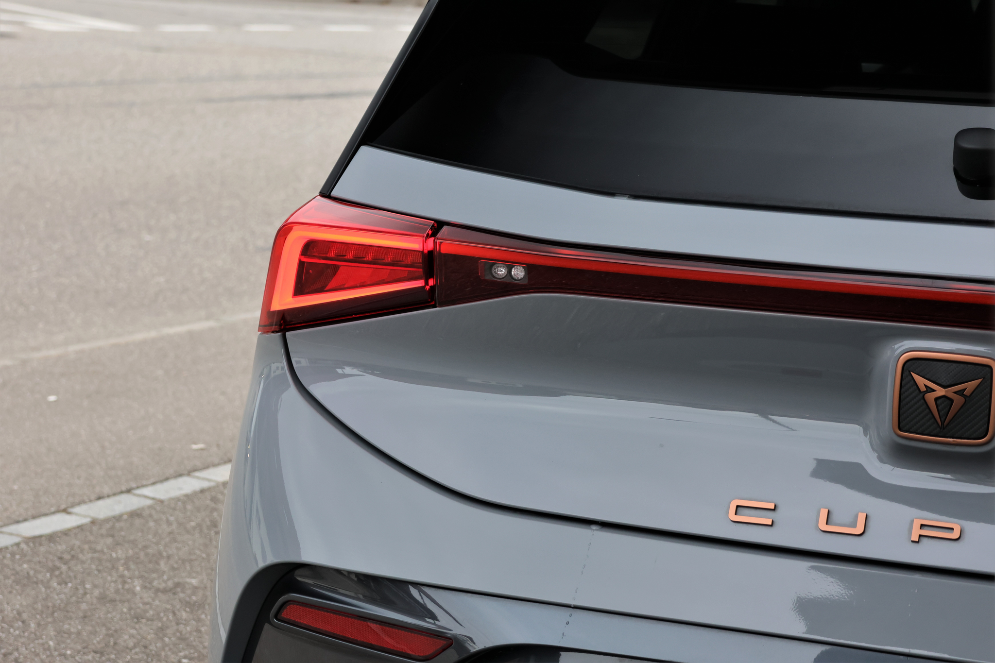 listing desktop thumbnail image 4