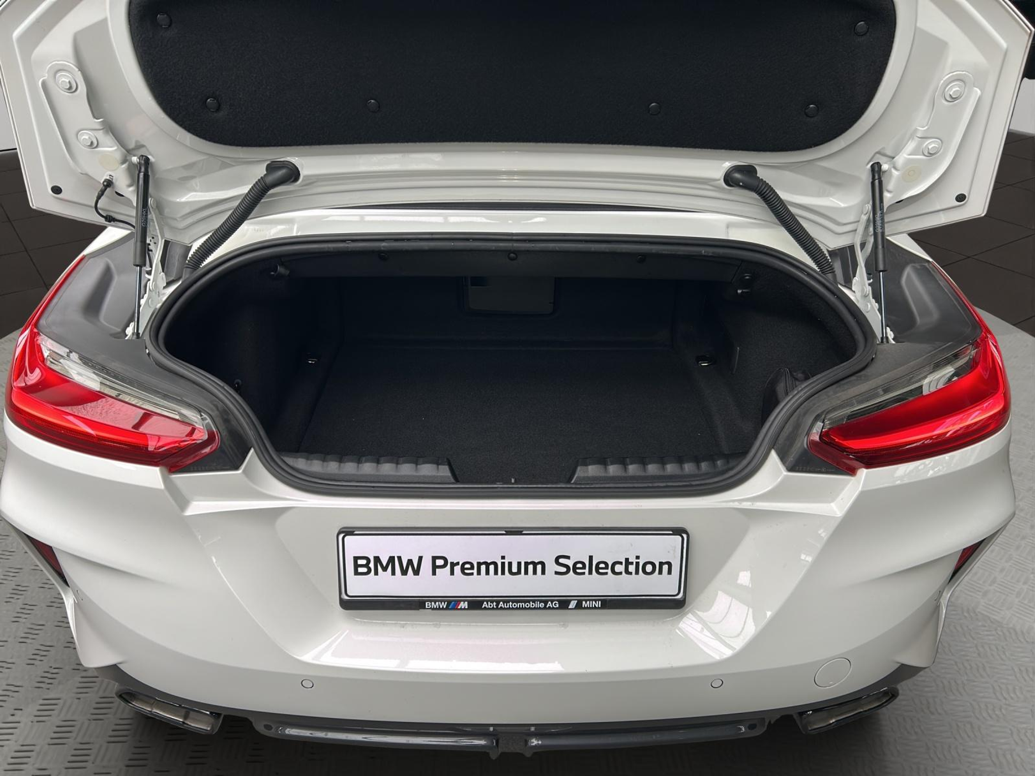 listing desktop thumbnail image 22