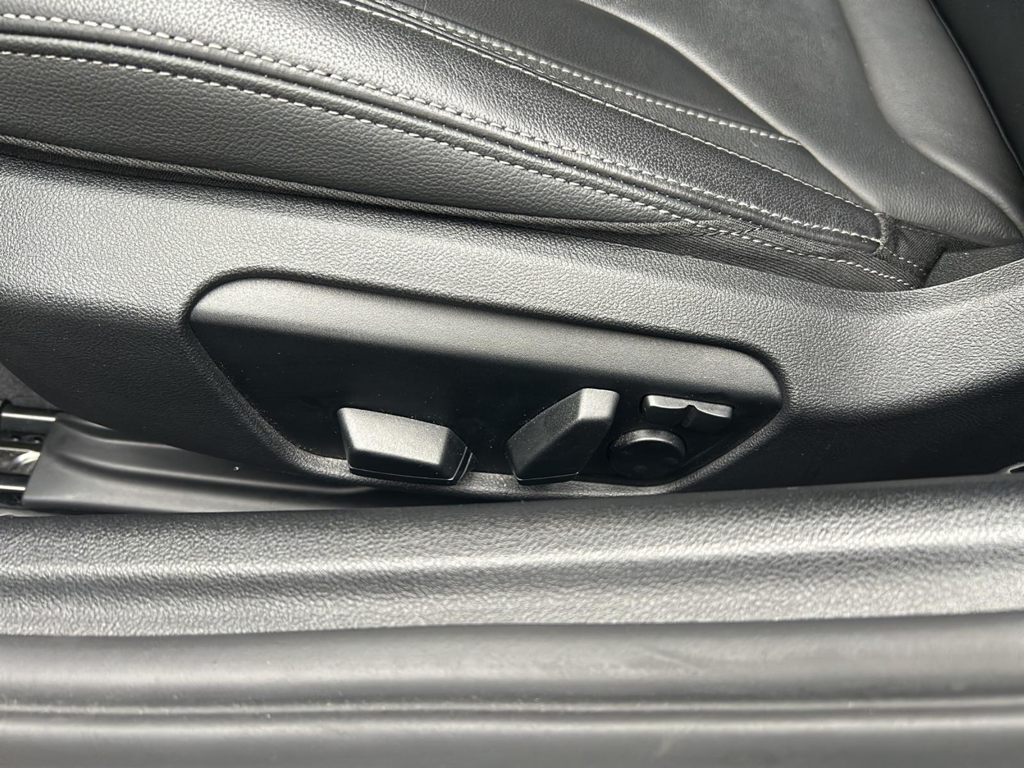 listing desktop thumbnail image 18