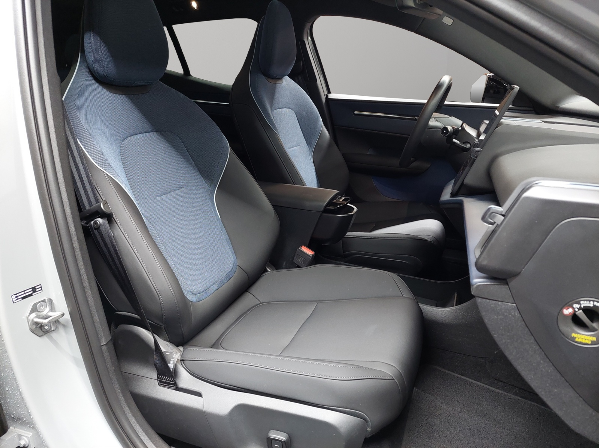 listing desktop thumbnail image 8