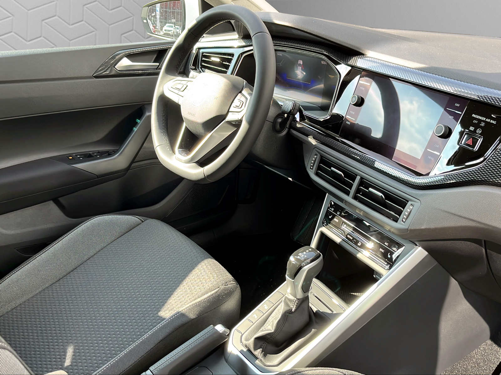 listing desktop thumbnail image 11