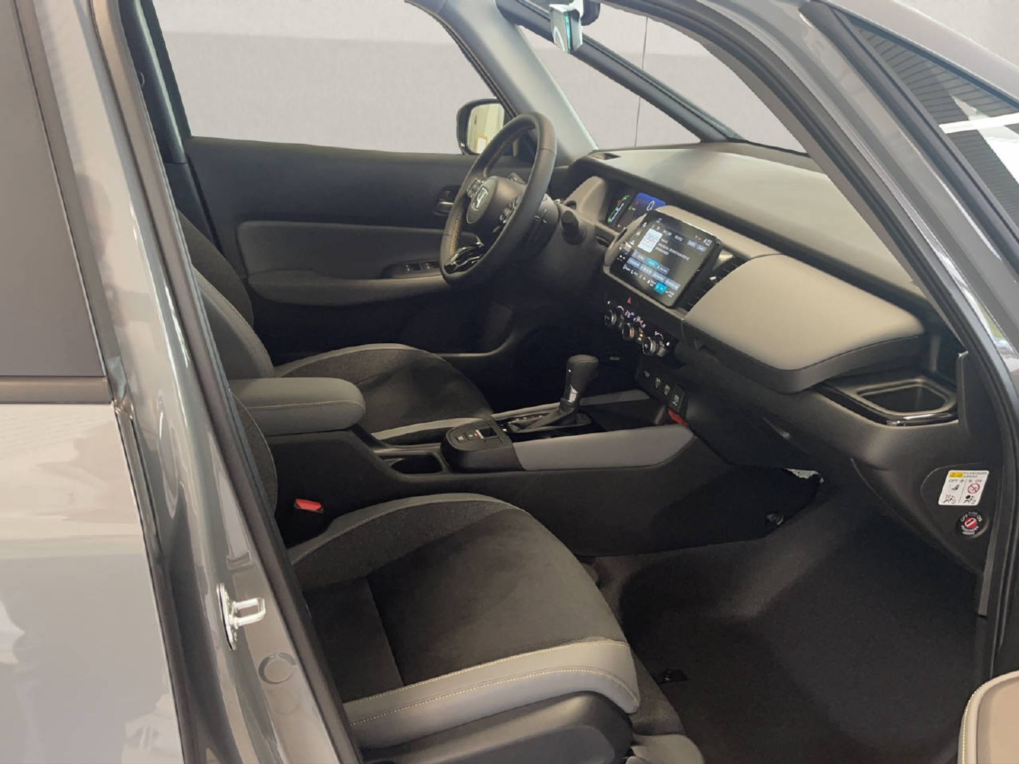 listing desktop thumbnail image 5