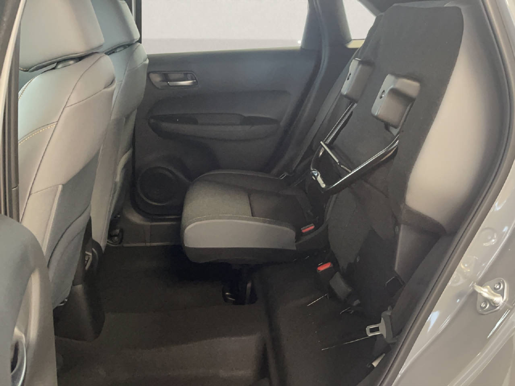 listing desktop thumbnail image 6