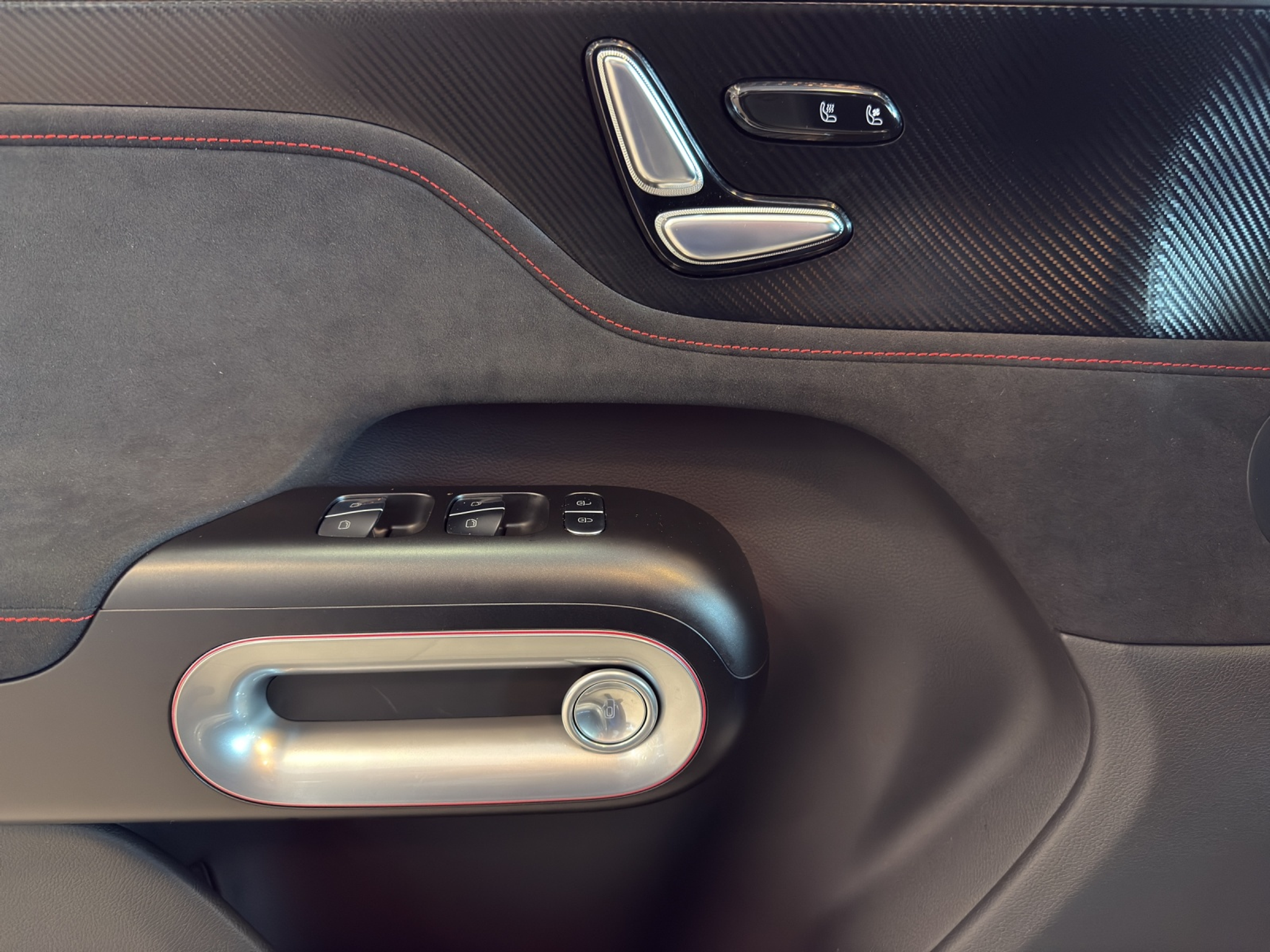 listing desktop thumbnail image 6