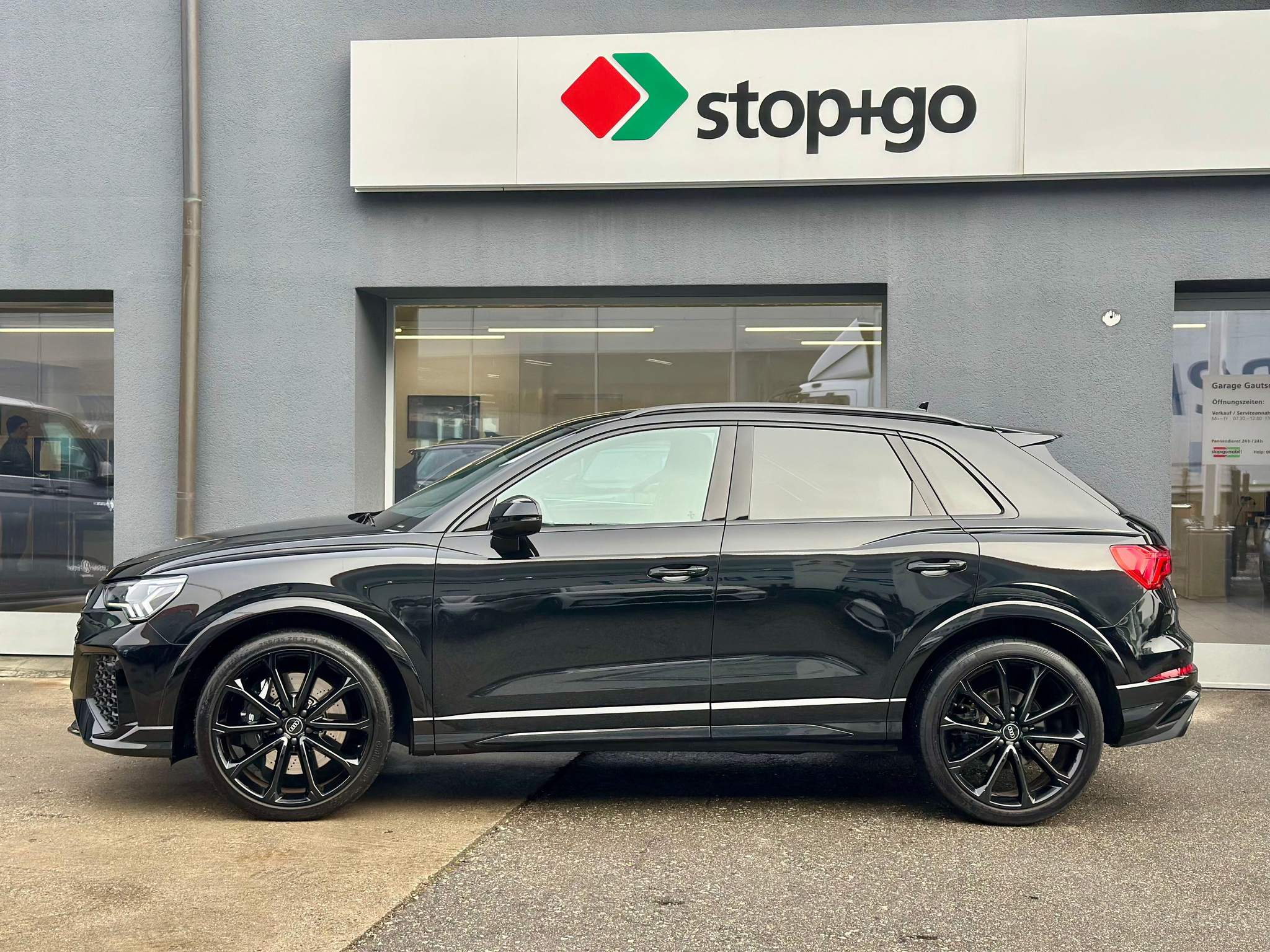 listing desktop thumbnail image 2