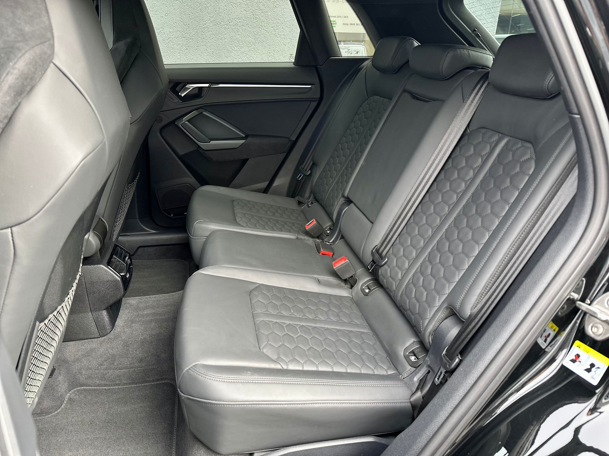 listing desktop thumbnail image 7