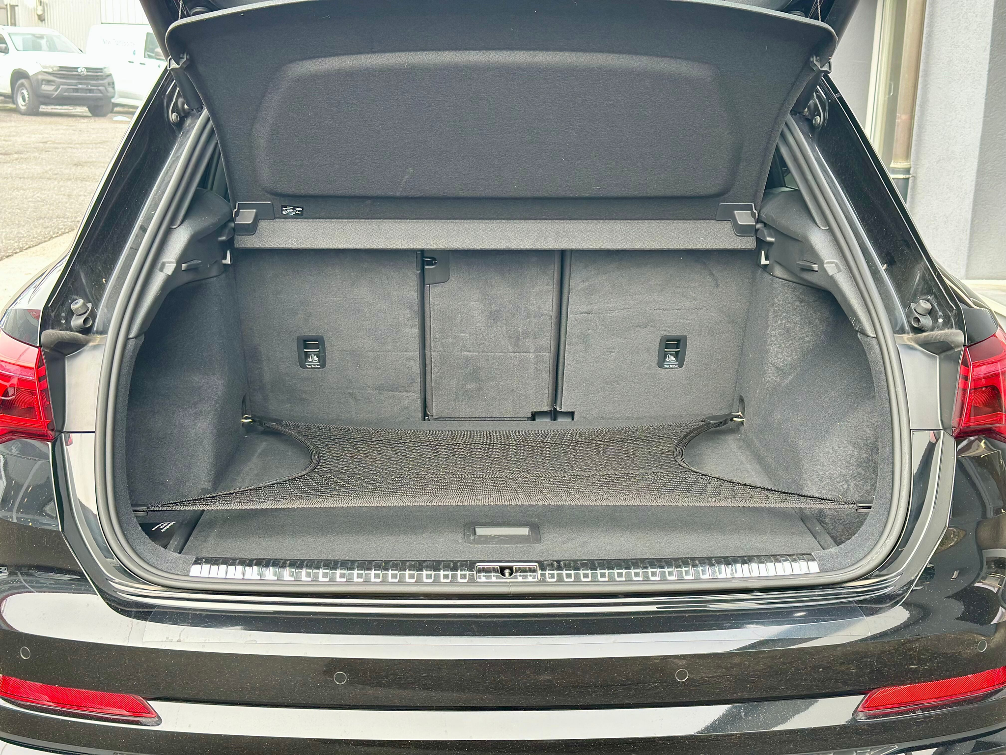 listing desktop thumbnail image 8