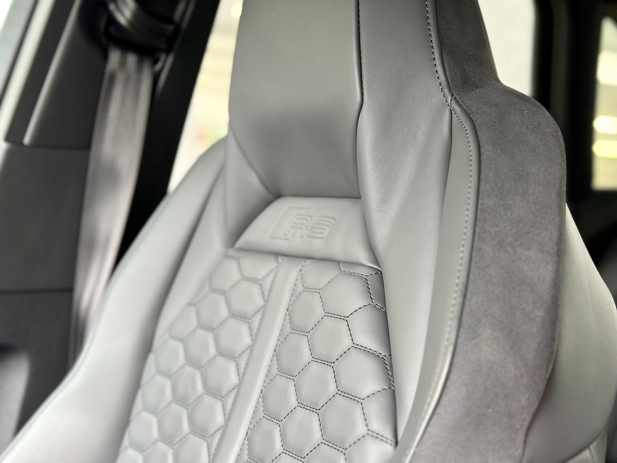 listing desktop thumbnail image 14