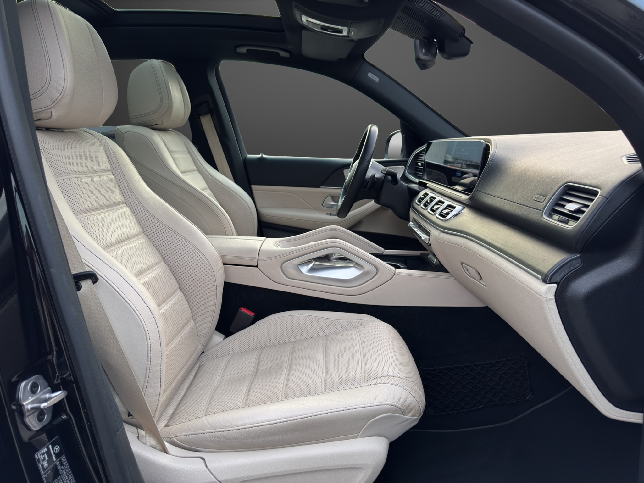 listing desktop thumbnail image 11