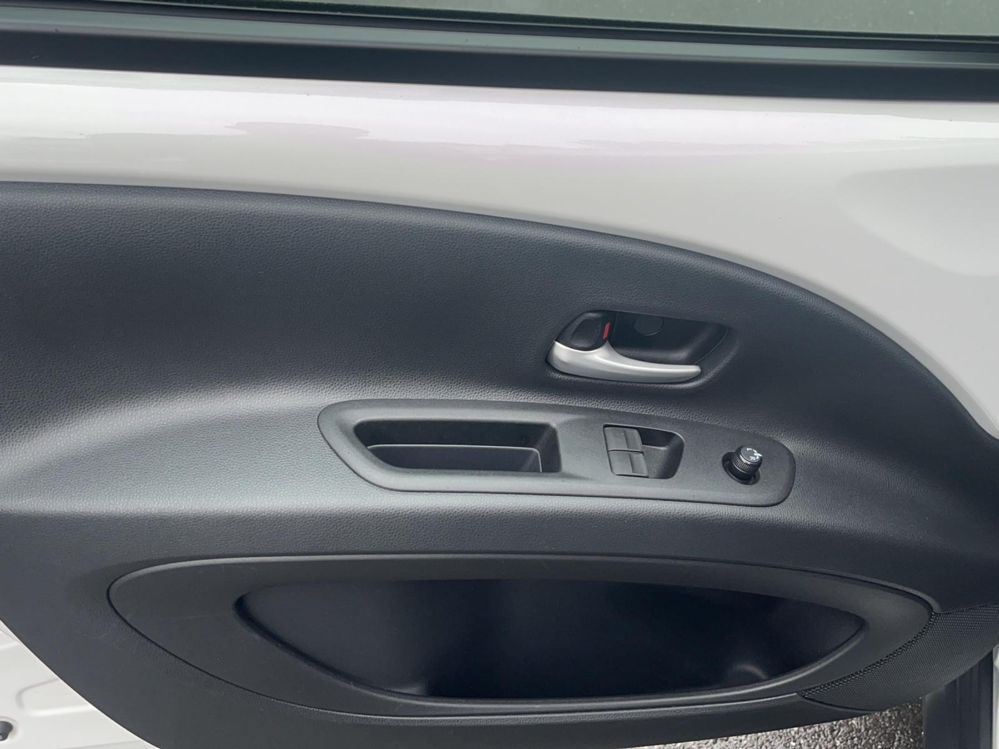 listing desktop thumbnail image 16