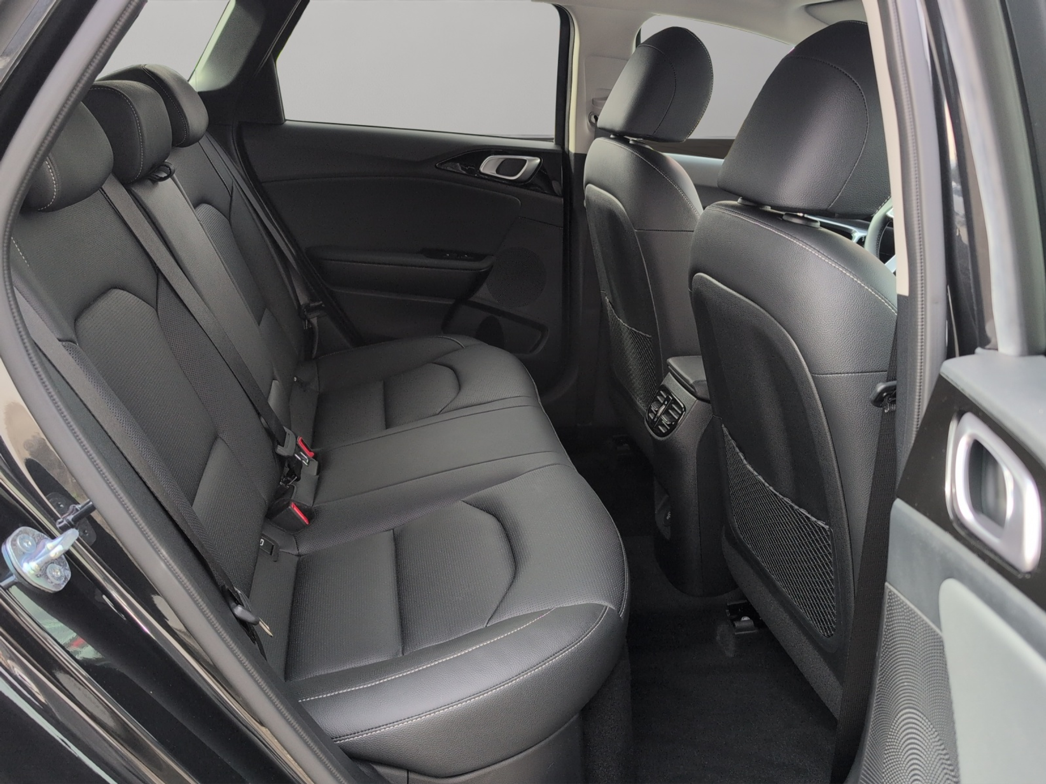 listing desktop thumbnail image 13