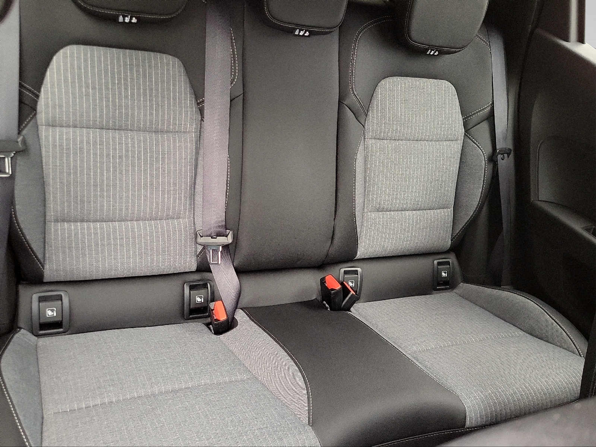 listing desktop thumbnail image 6