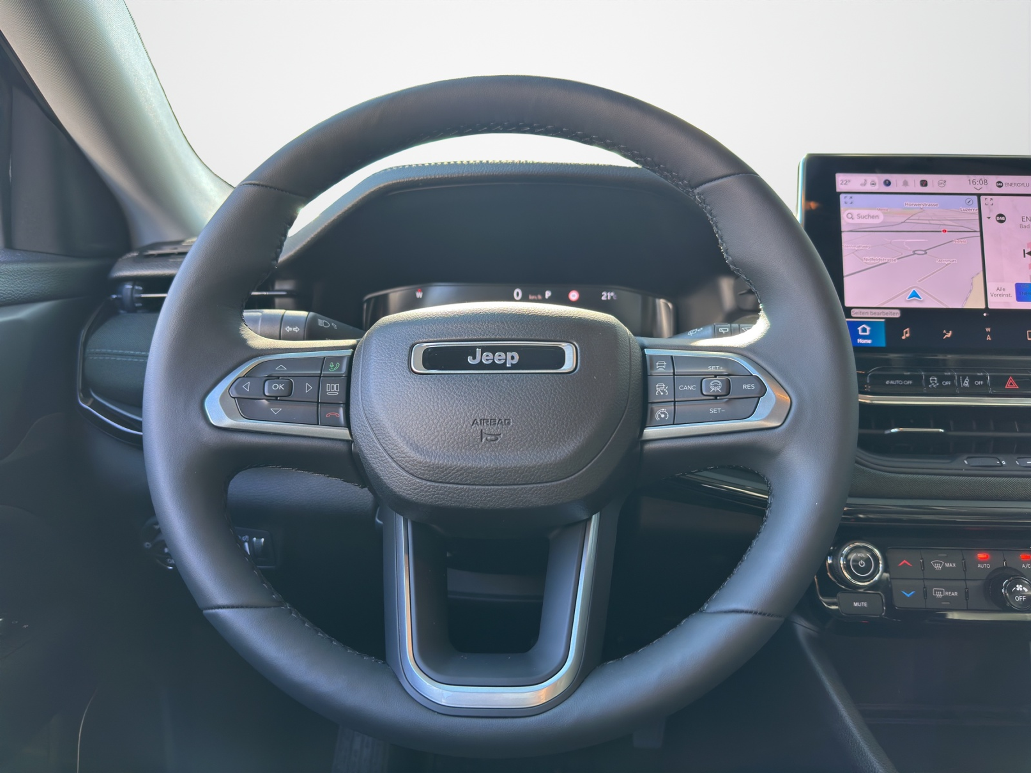 listing desktop thumbnail image 6