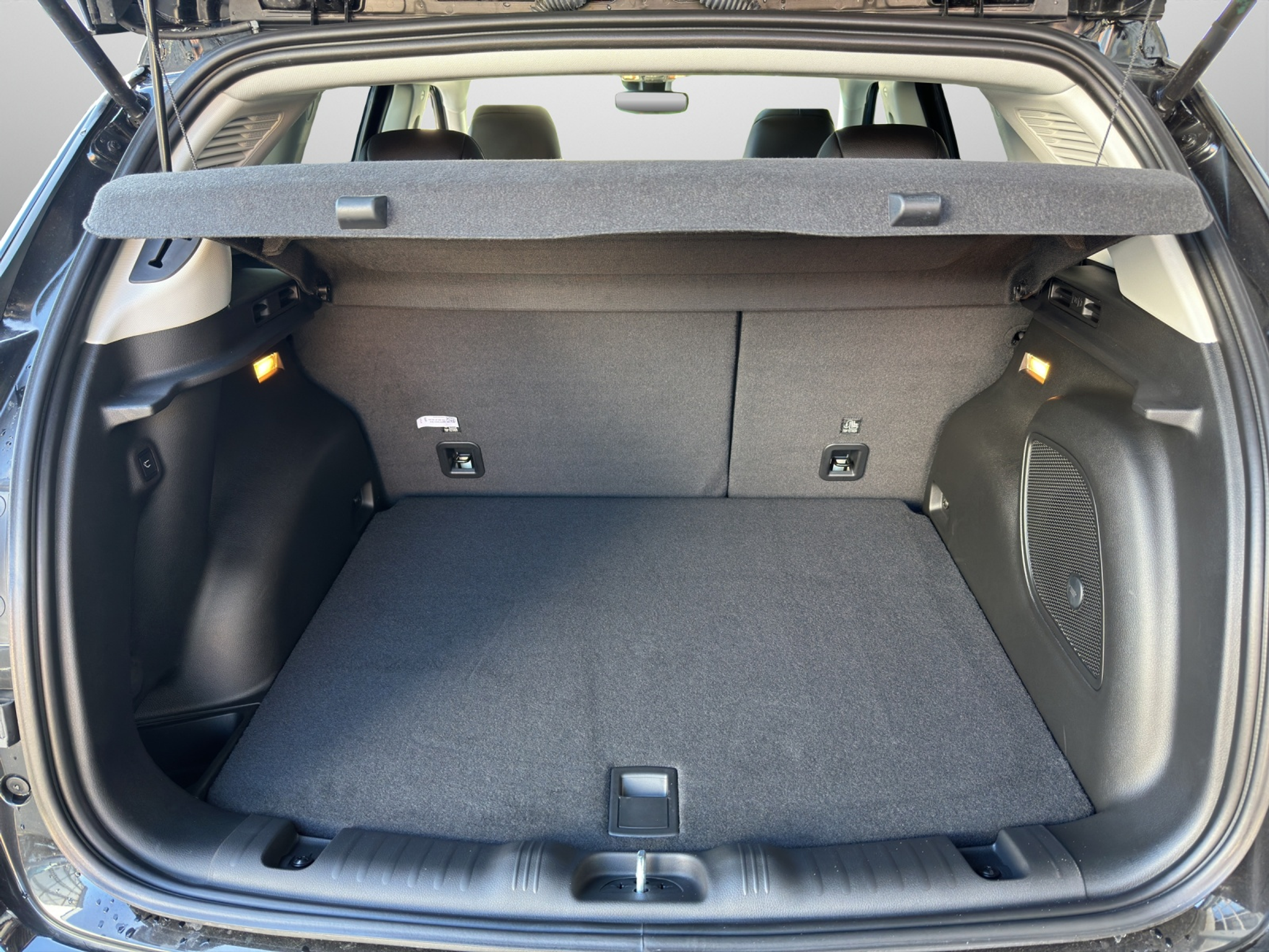 listing desktop thumbnail image 14