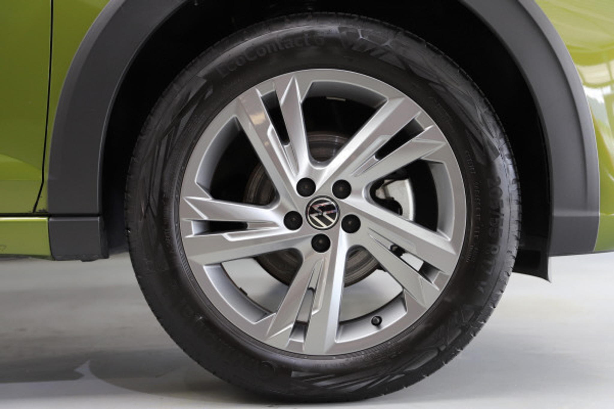 listing desktop thumbnail image 12