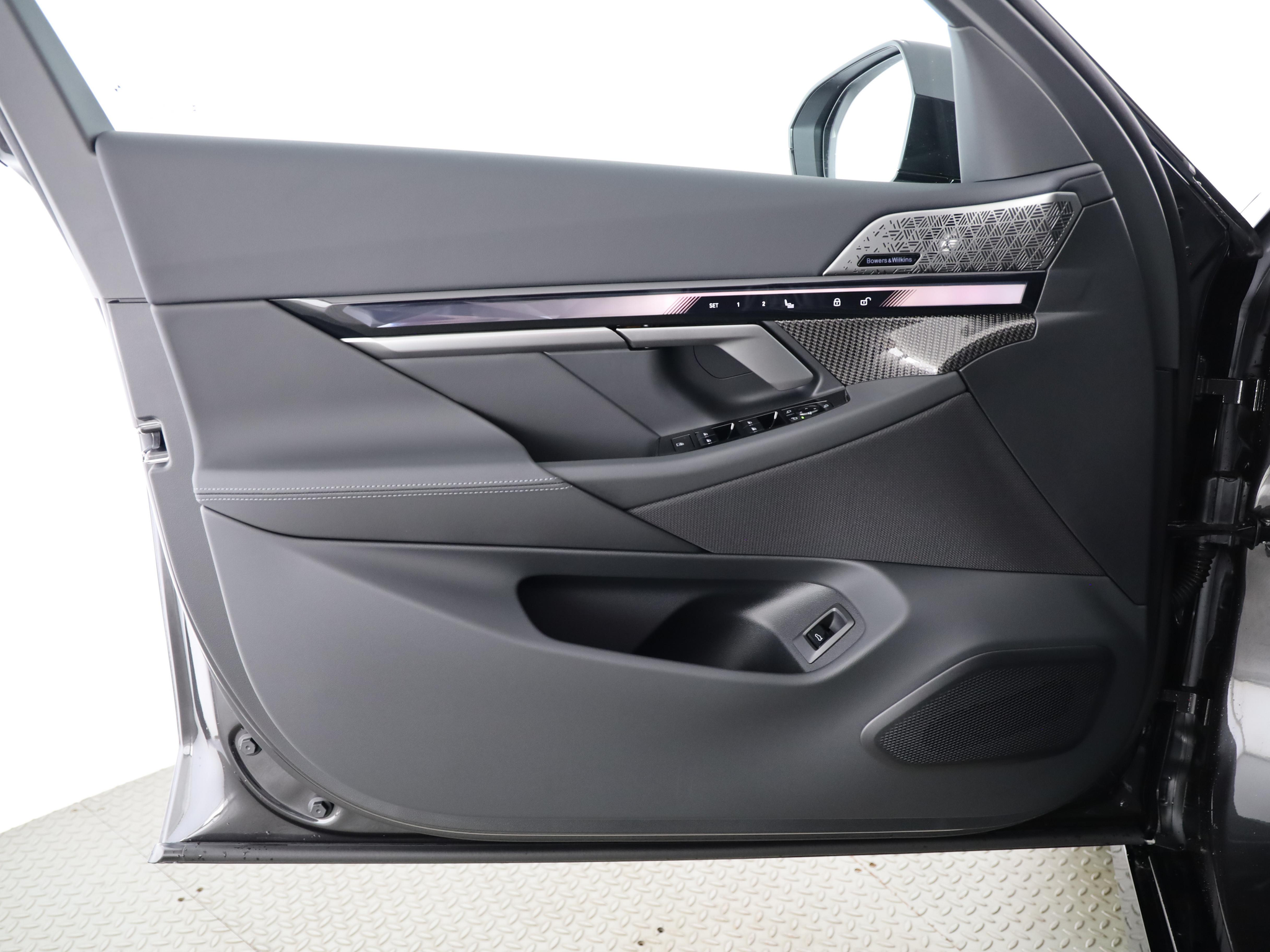 listing desktop thumbnail image 14