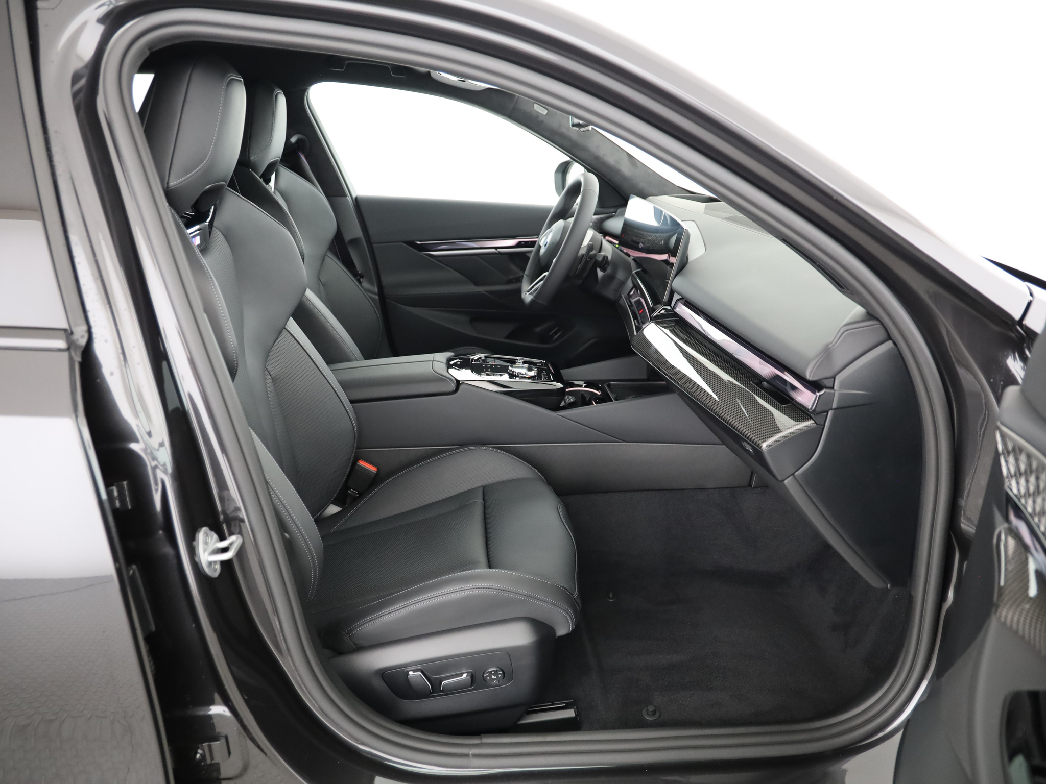 listing desktop thumbnail image 7