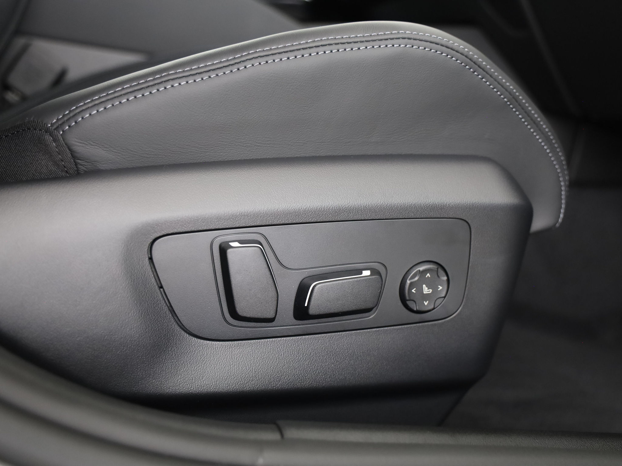 listing desktop thumbnail image 18