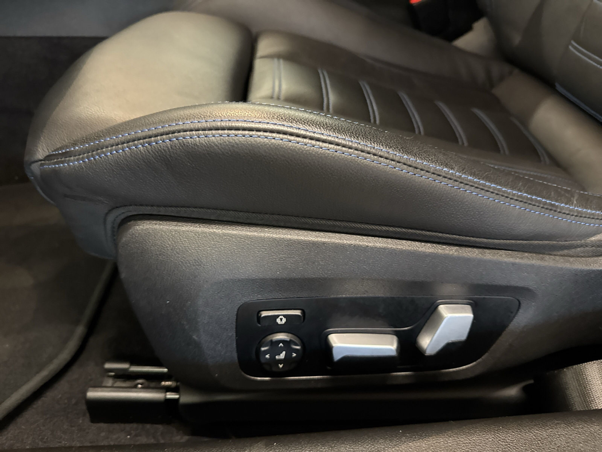 listing desktop thumbnail image 18