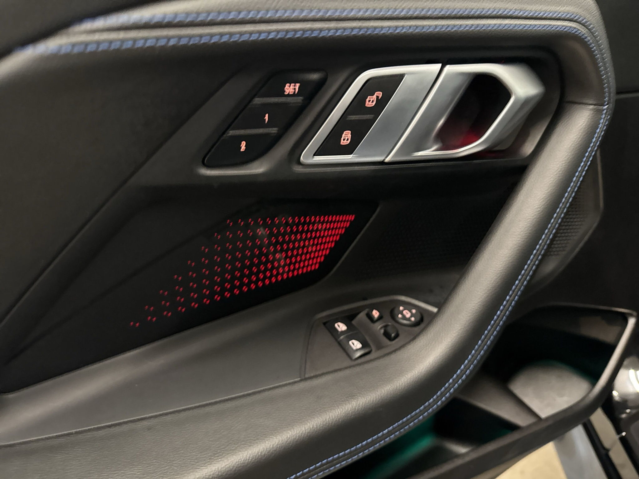 listing desktop thumbnail image 16