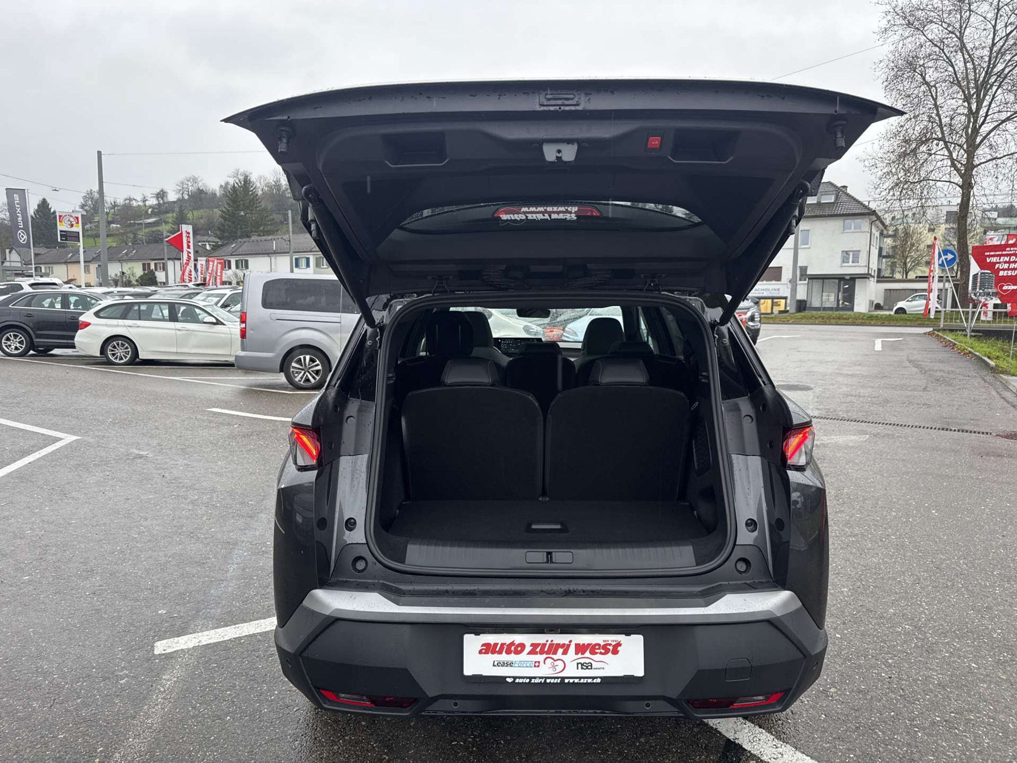 listing desktop thumbnail image 7