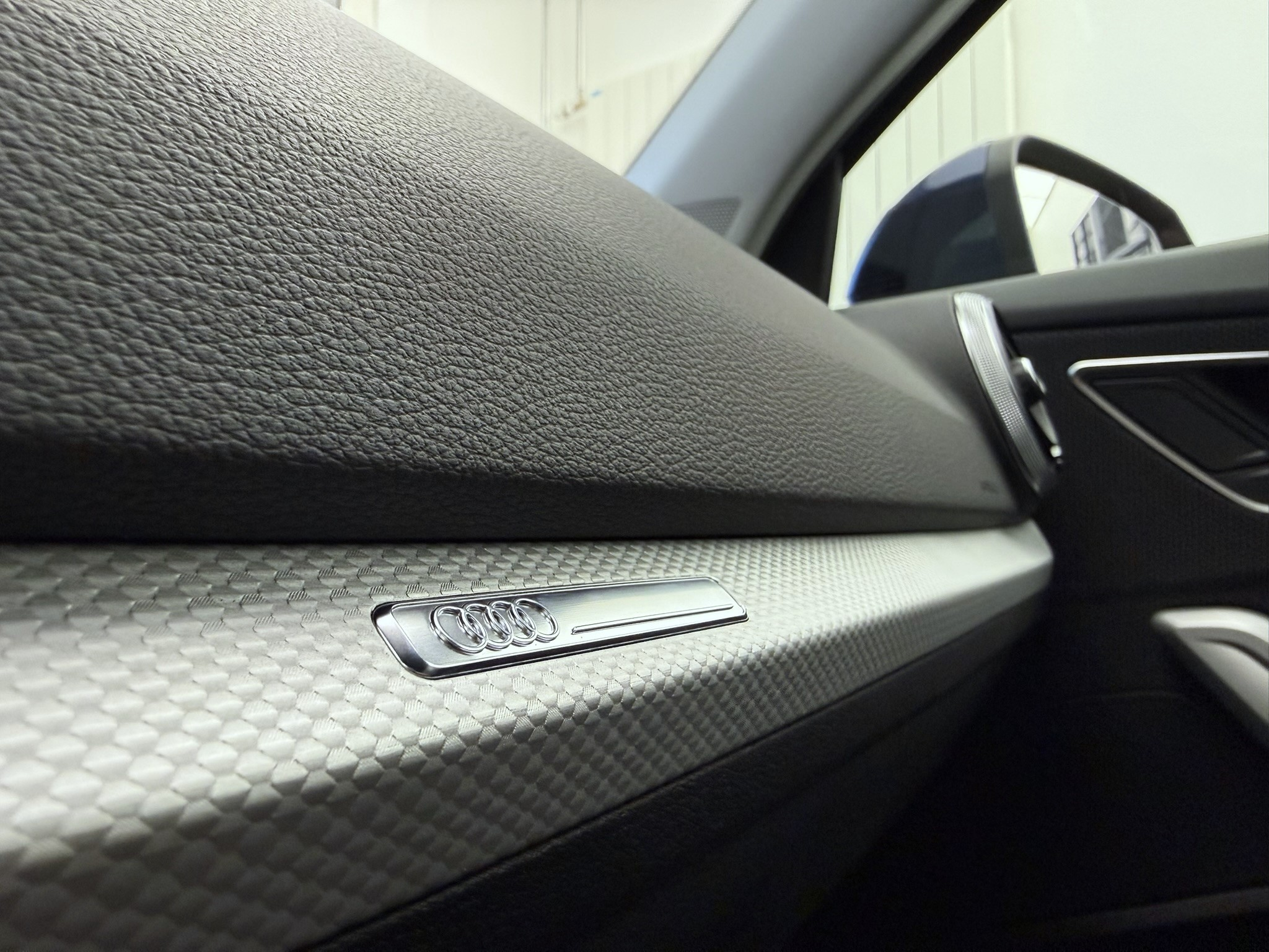 listing desktop thumbnail image 17