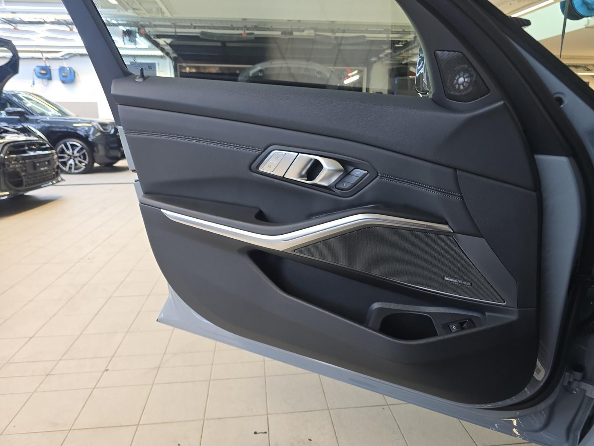 listing desktop thumbnail image 14