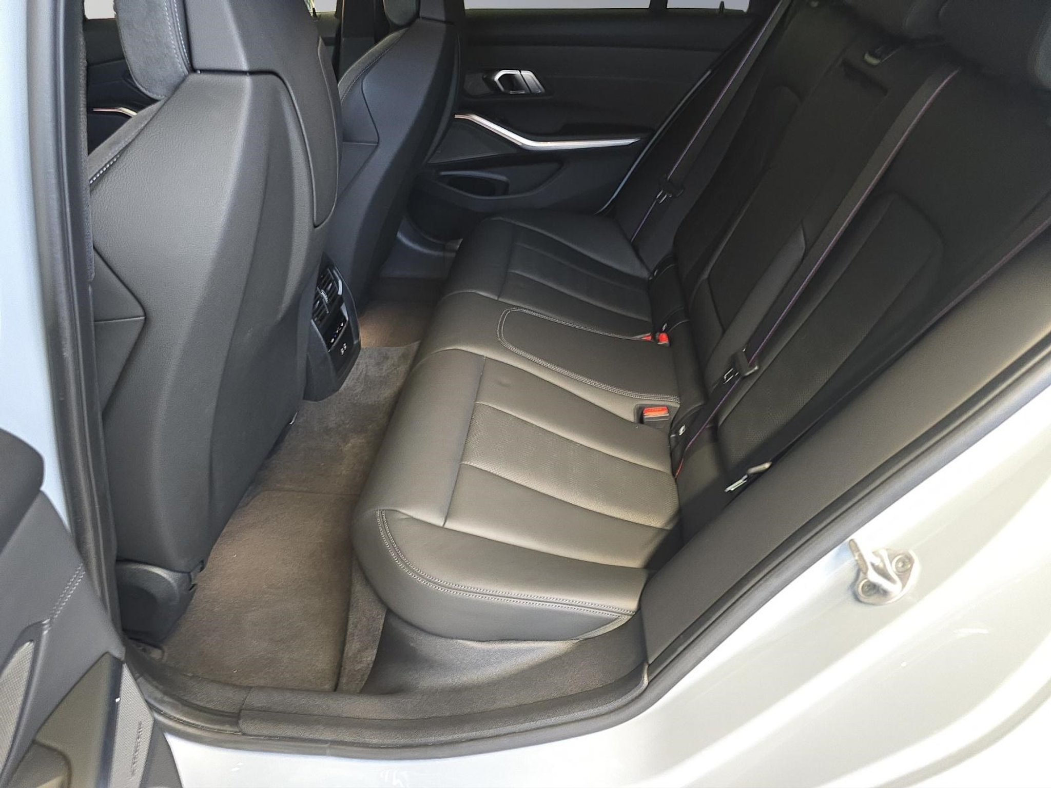 listing desktop thumbnail image 15