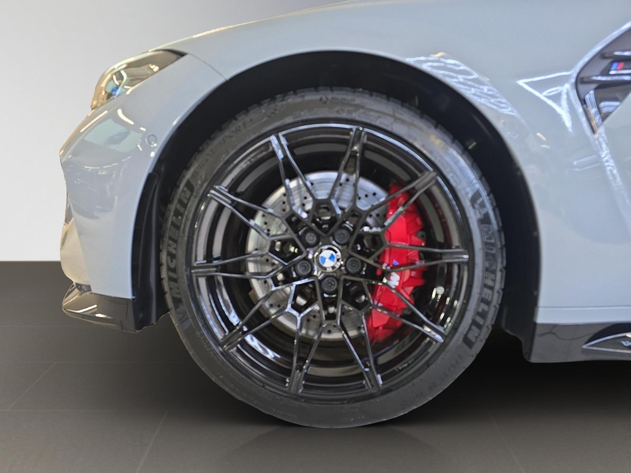 listing desktop thumbnail image 16