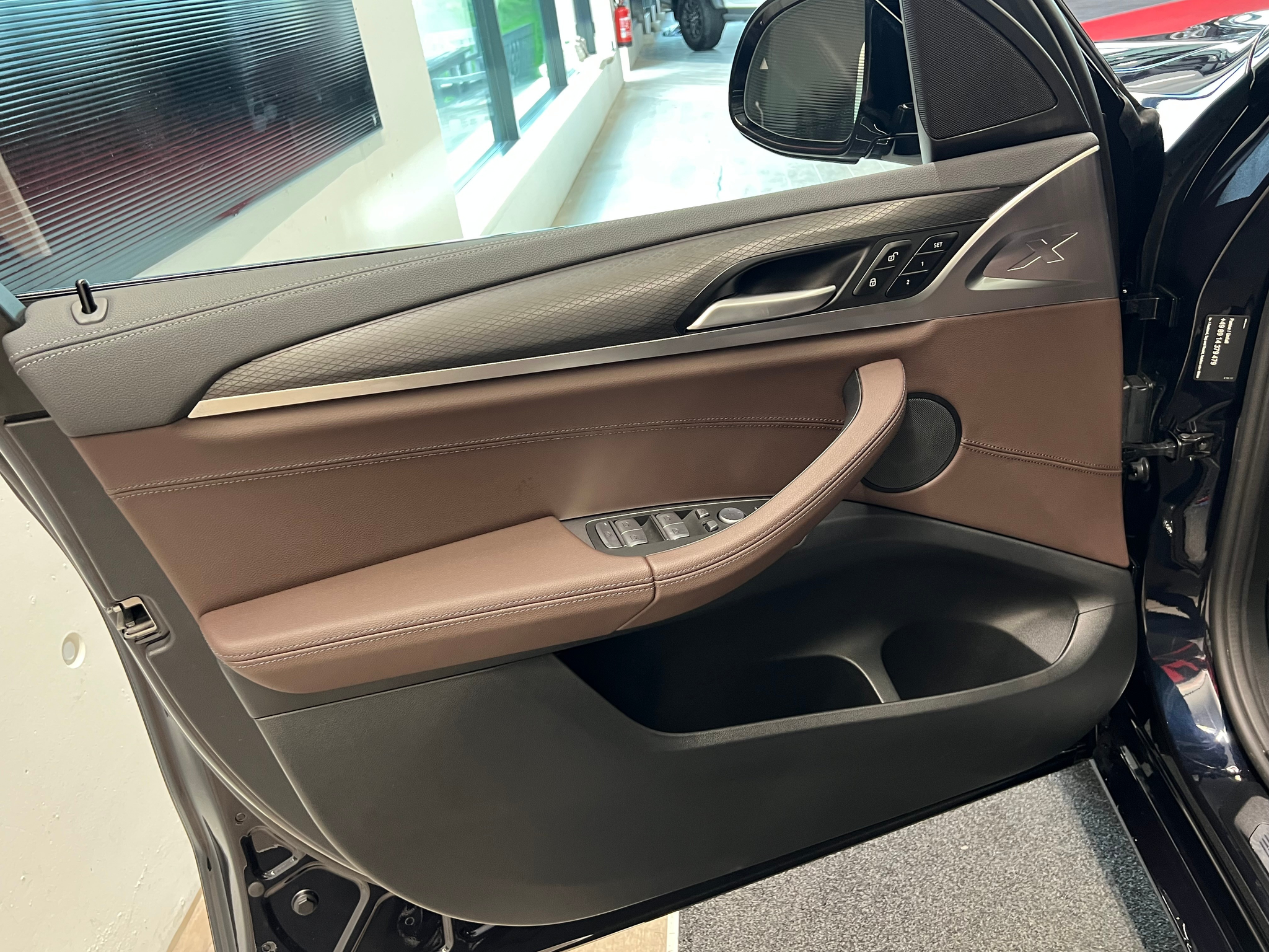 listing desktop thumbnail image 12