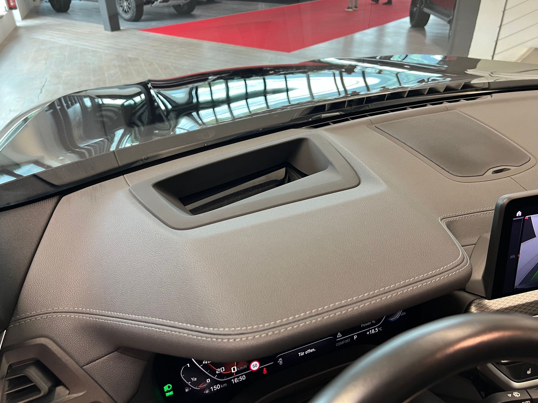 listing desktop thumbnail image 30