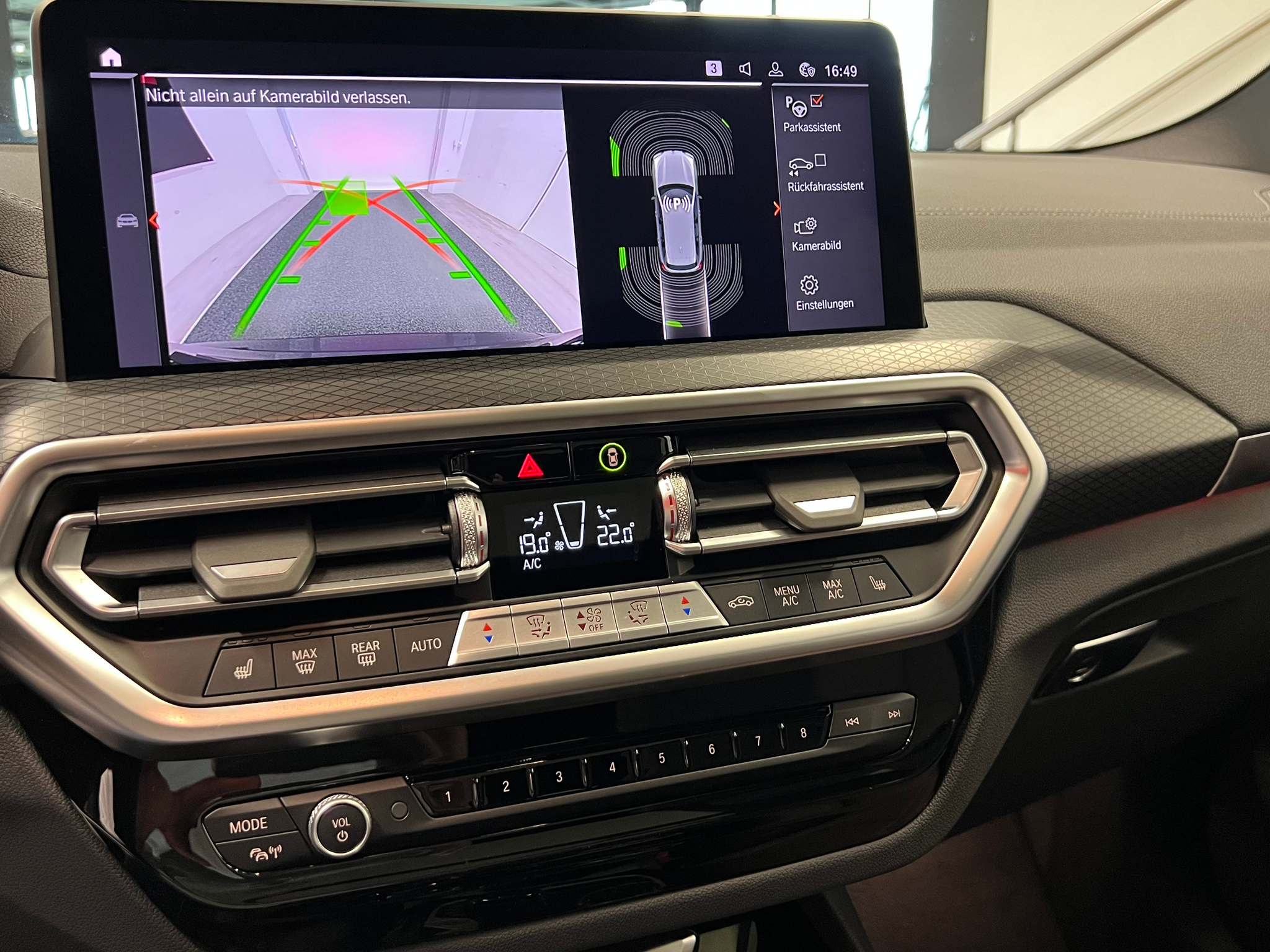 listing desktop thumbnail image 26