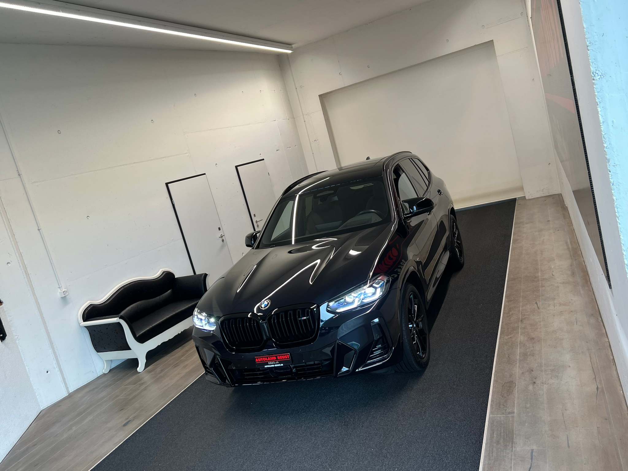 listing desktop thumbnail image 3