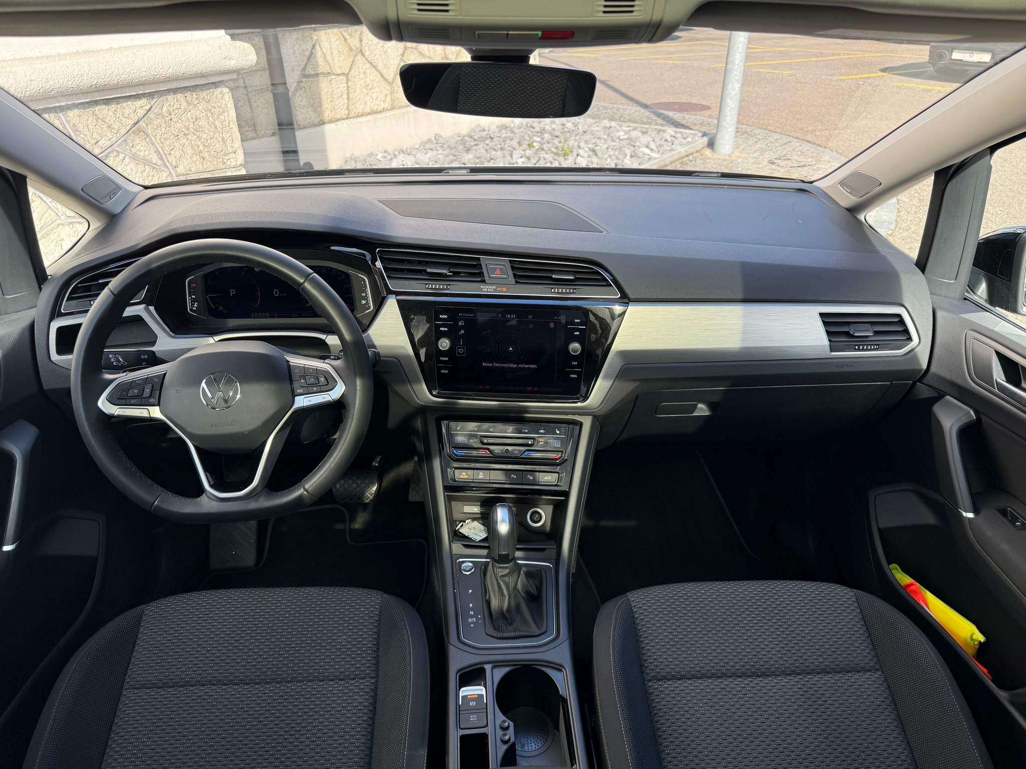 listing desktop thumbnail image 11