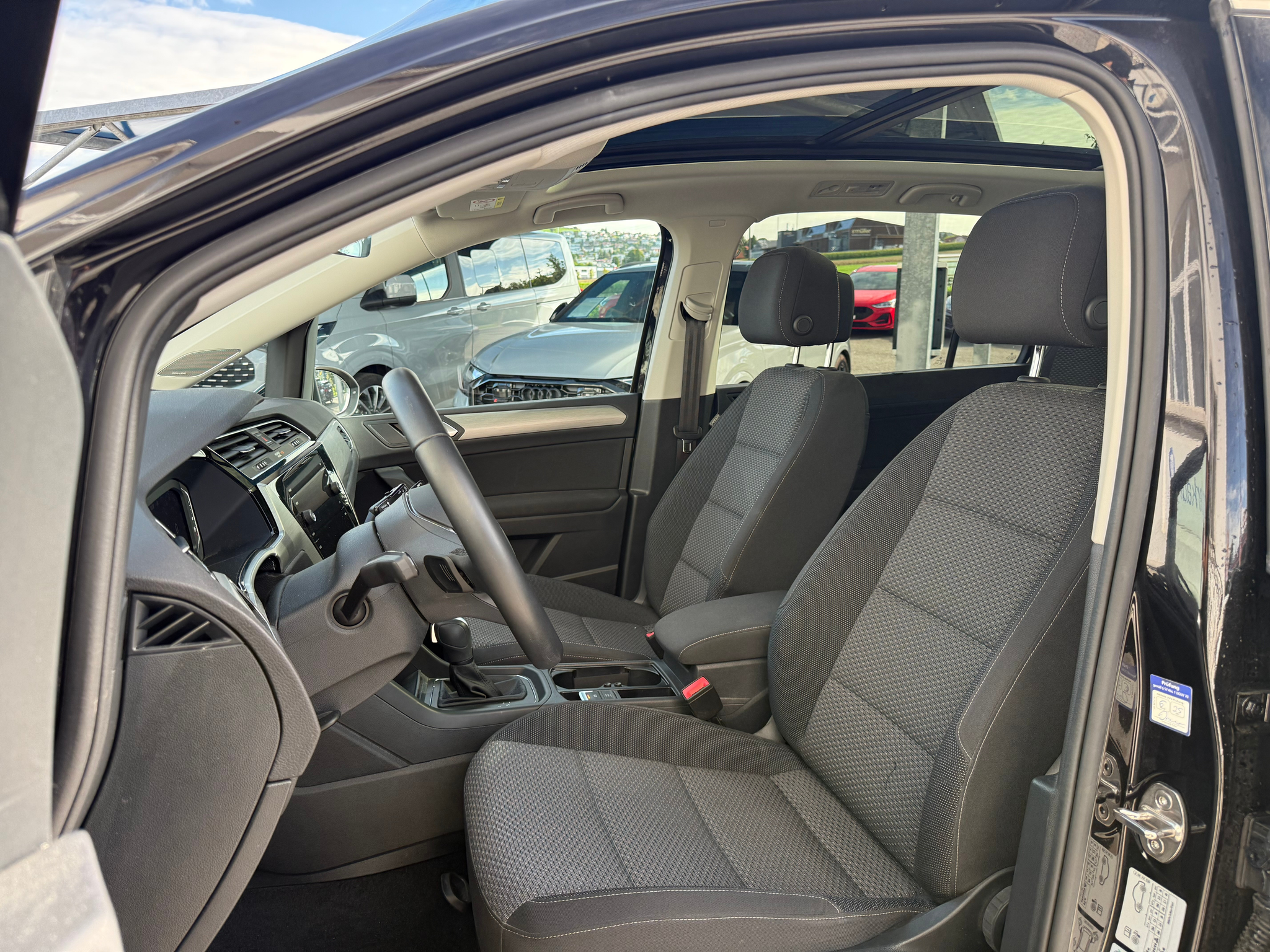 listing desktop thumbnail image 8