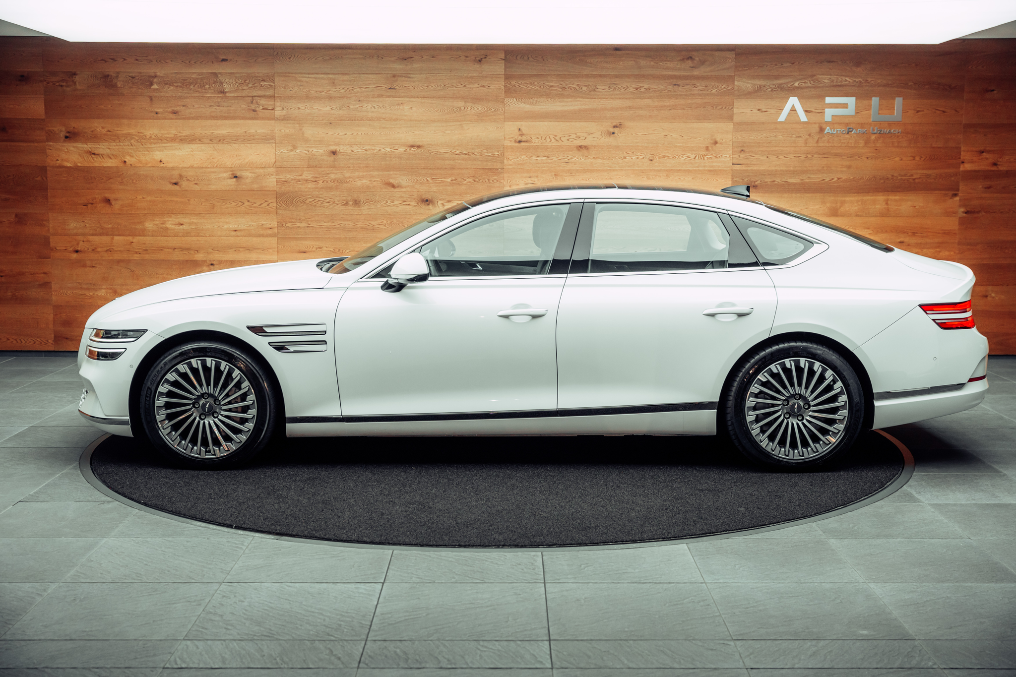 listing desktop thumbnail image 7