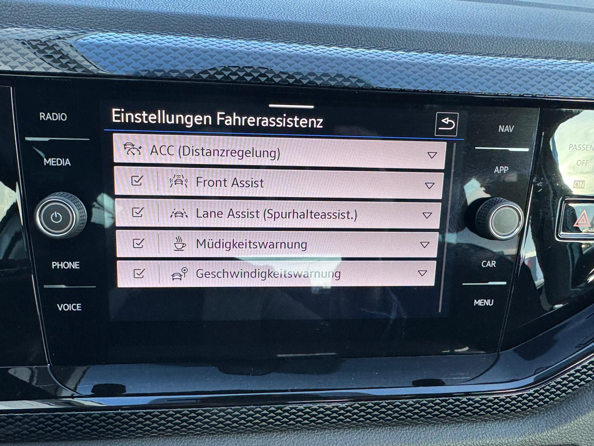 listing desktop thumbnail image 9