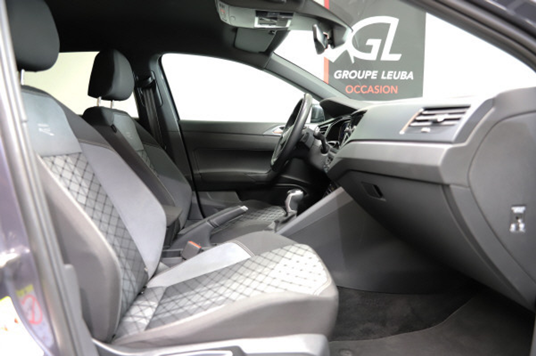 listing desktop thumbnail image 8