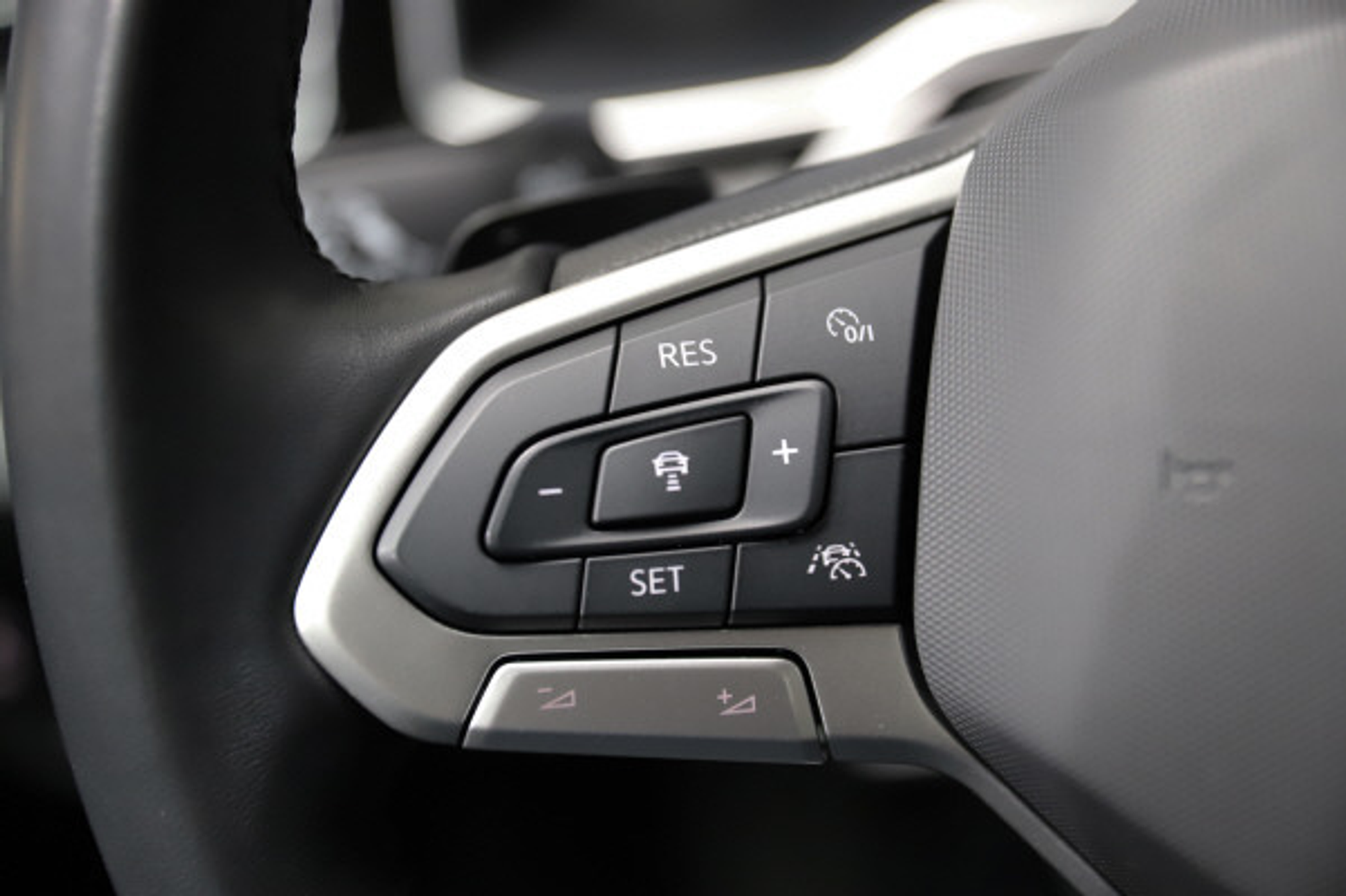 listing desktop thumbnail image 13