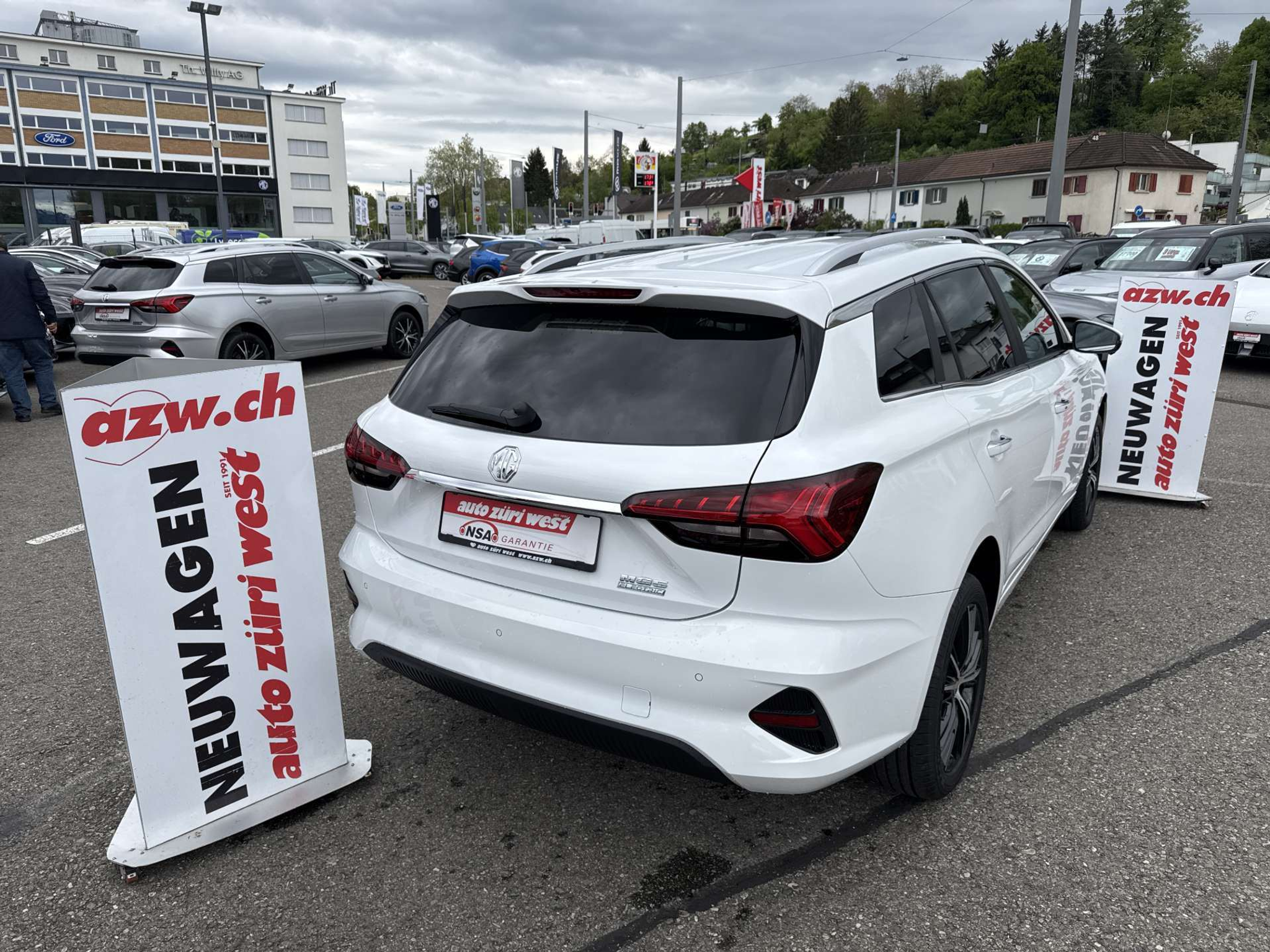 listing desktop thumbnail image 2