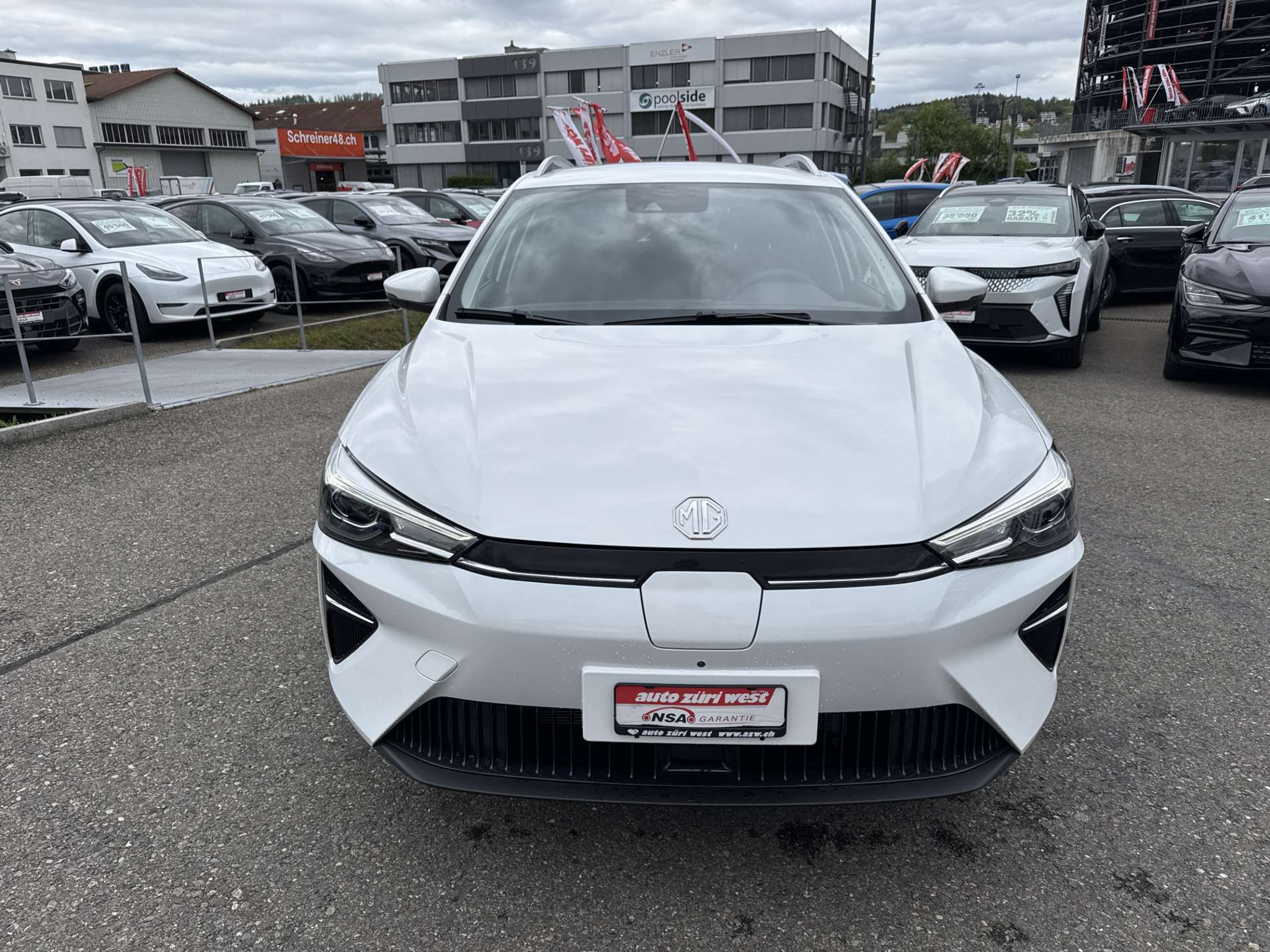 listing desktop thumbnail image 13