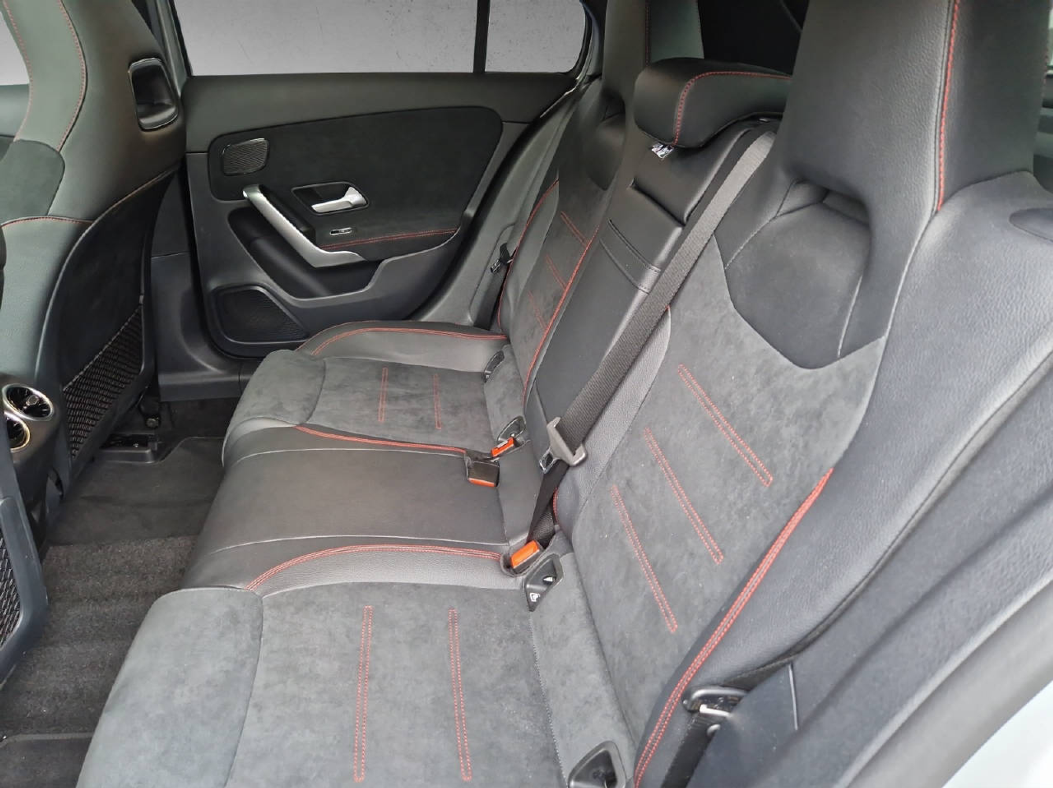 listing desktop thumbnail image 10