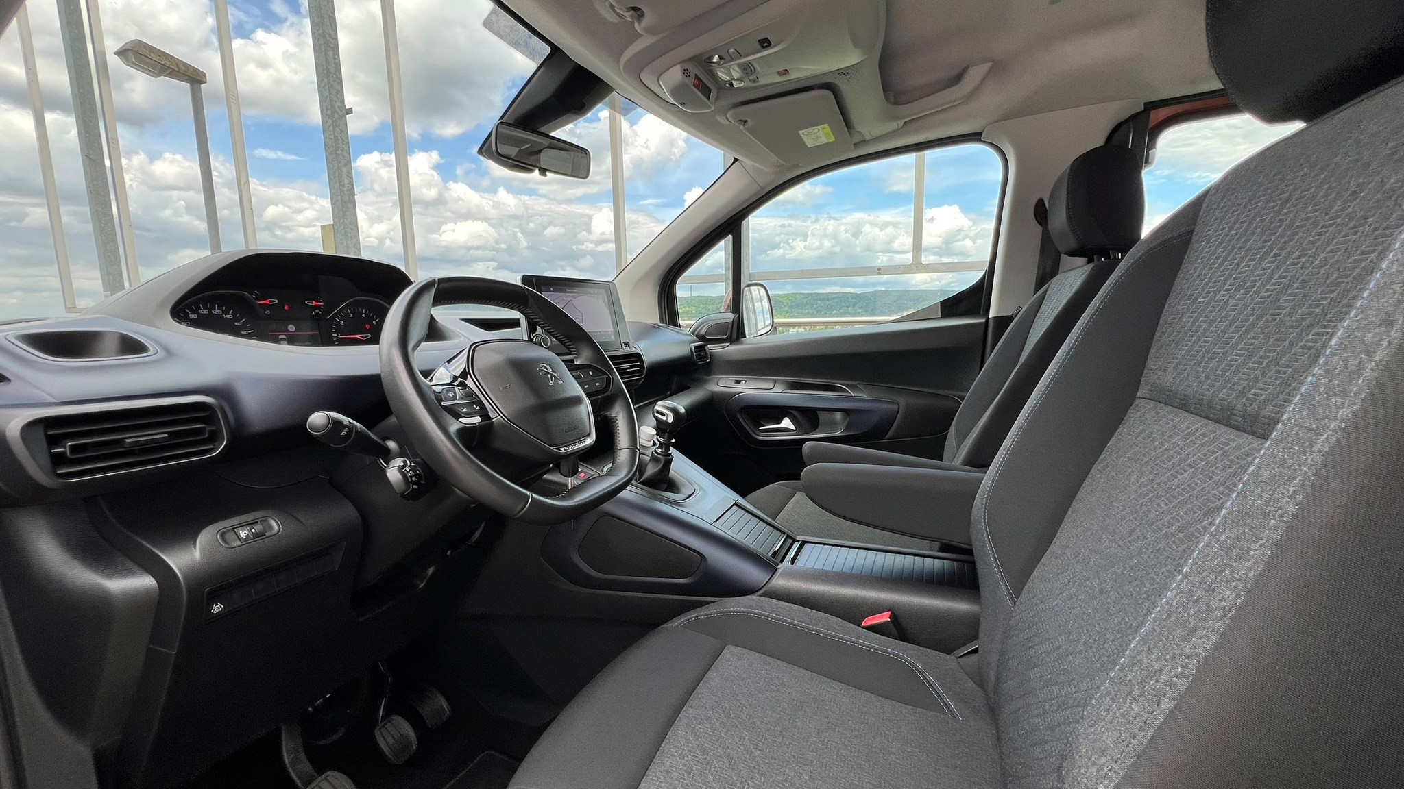 listing desktop thumbnail image 24