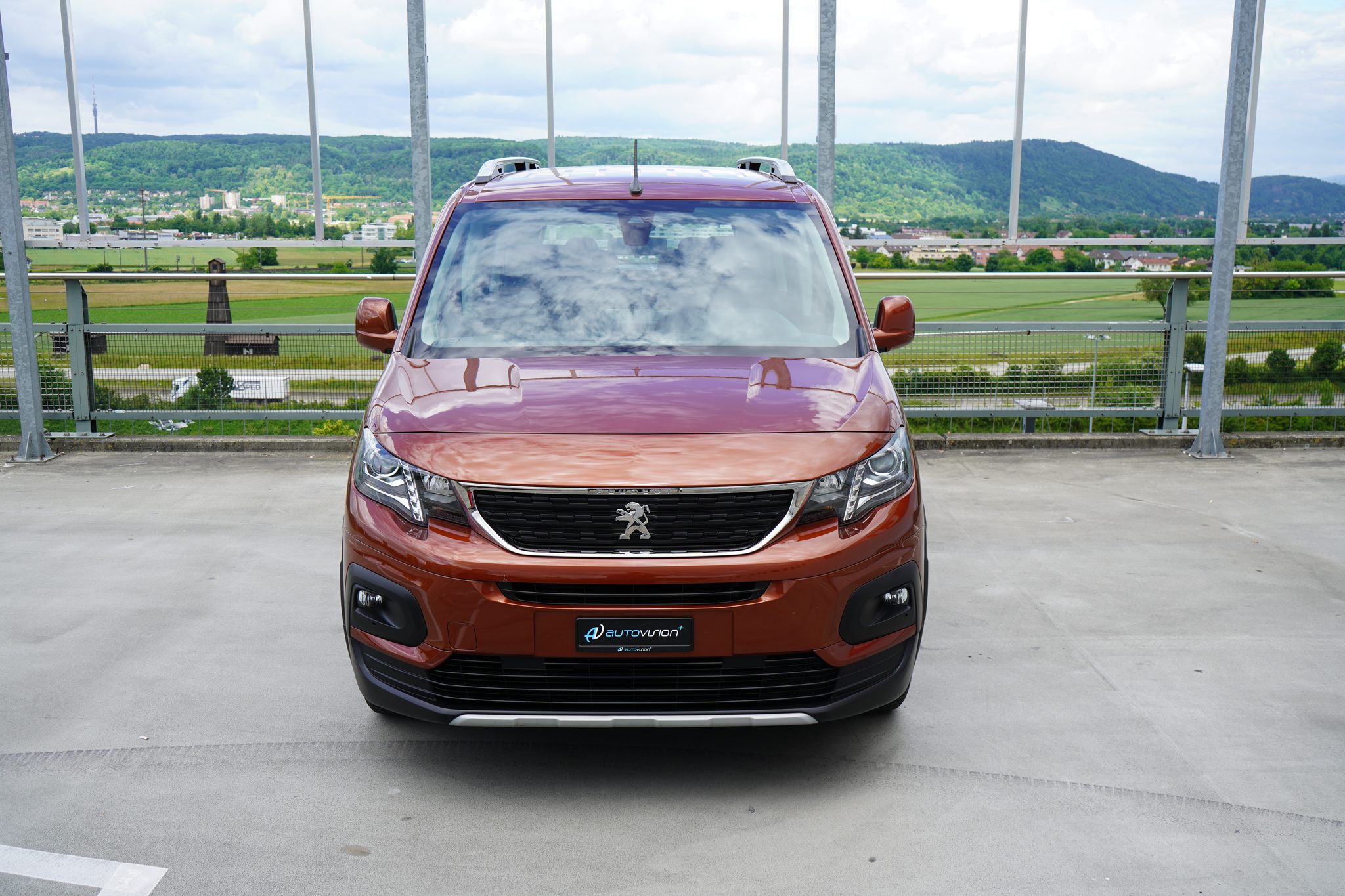 listing desktop thumbnail image 16