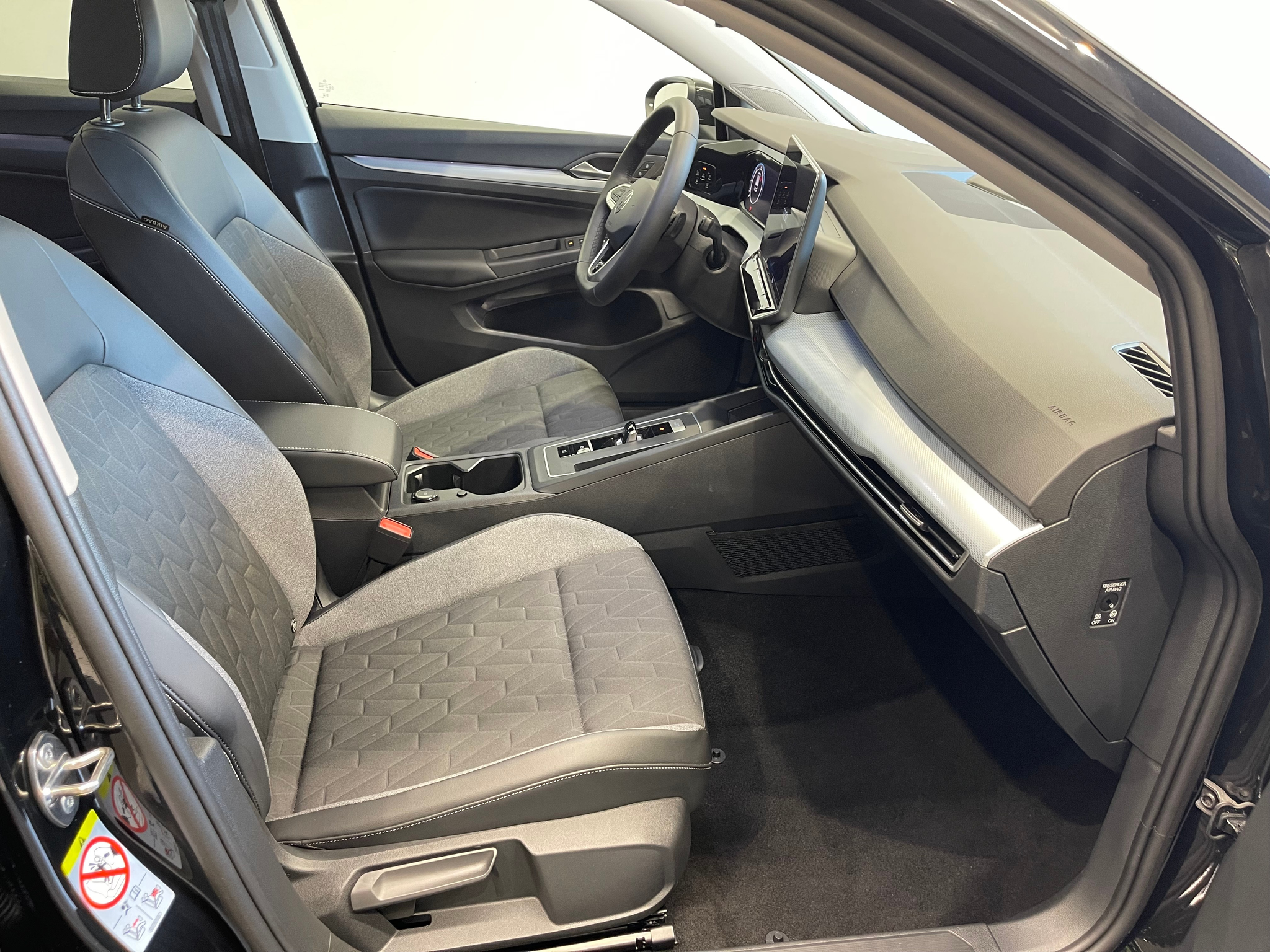 listing desktop thumbnail image 14