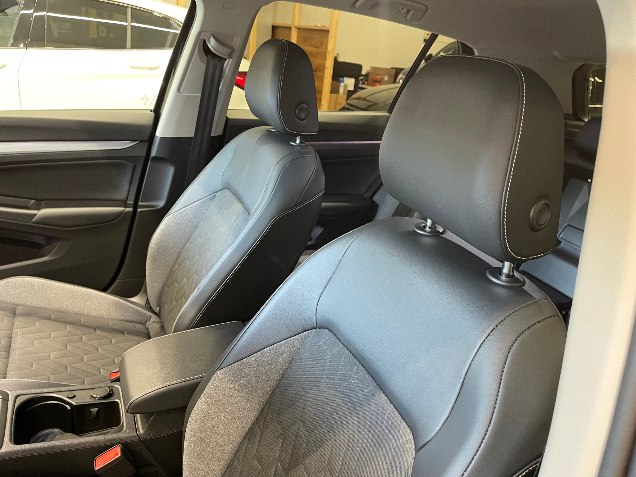 listing desktop thumbnail image 9