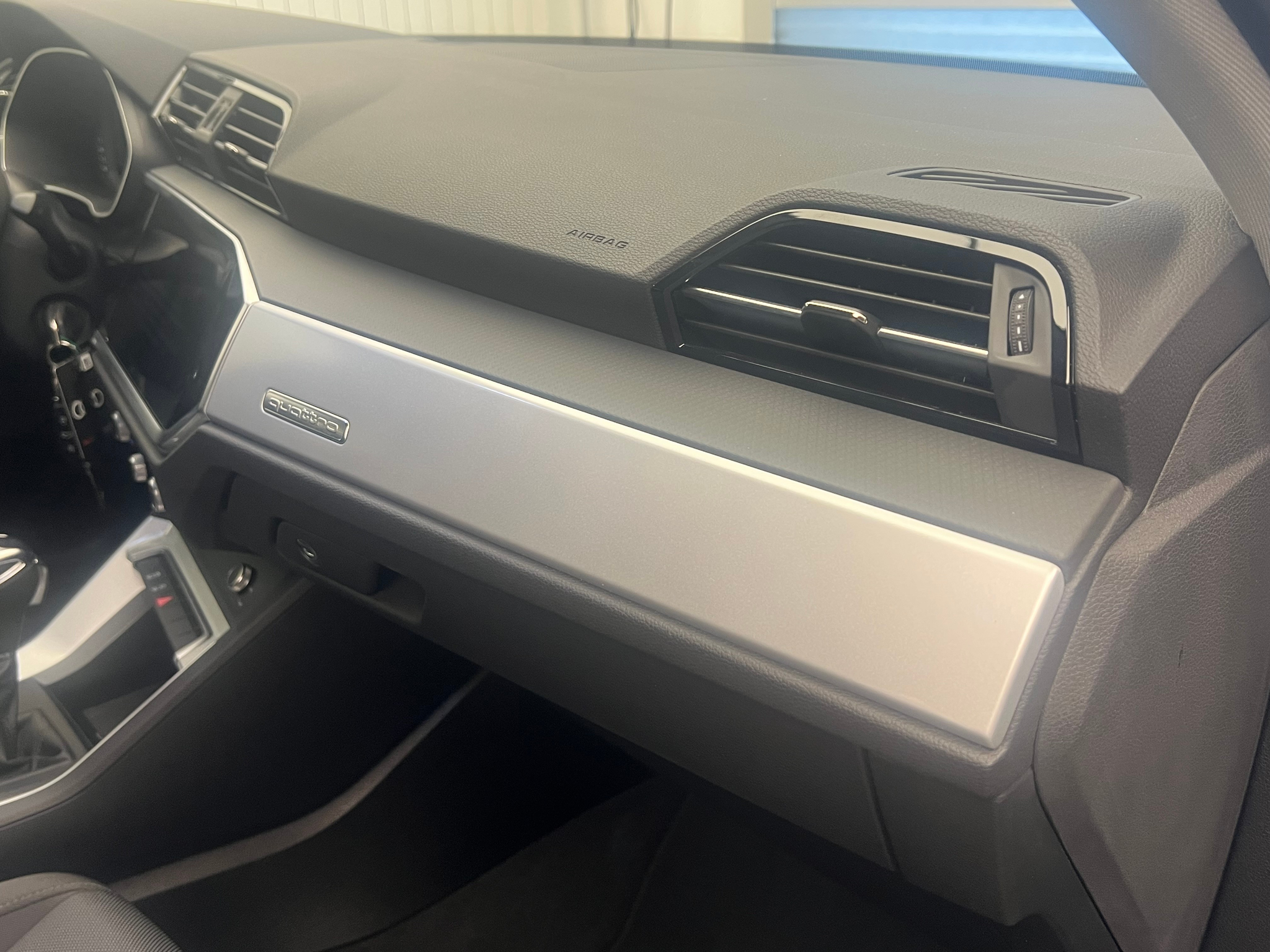 listing desktop thumbnail image 15