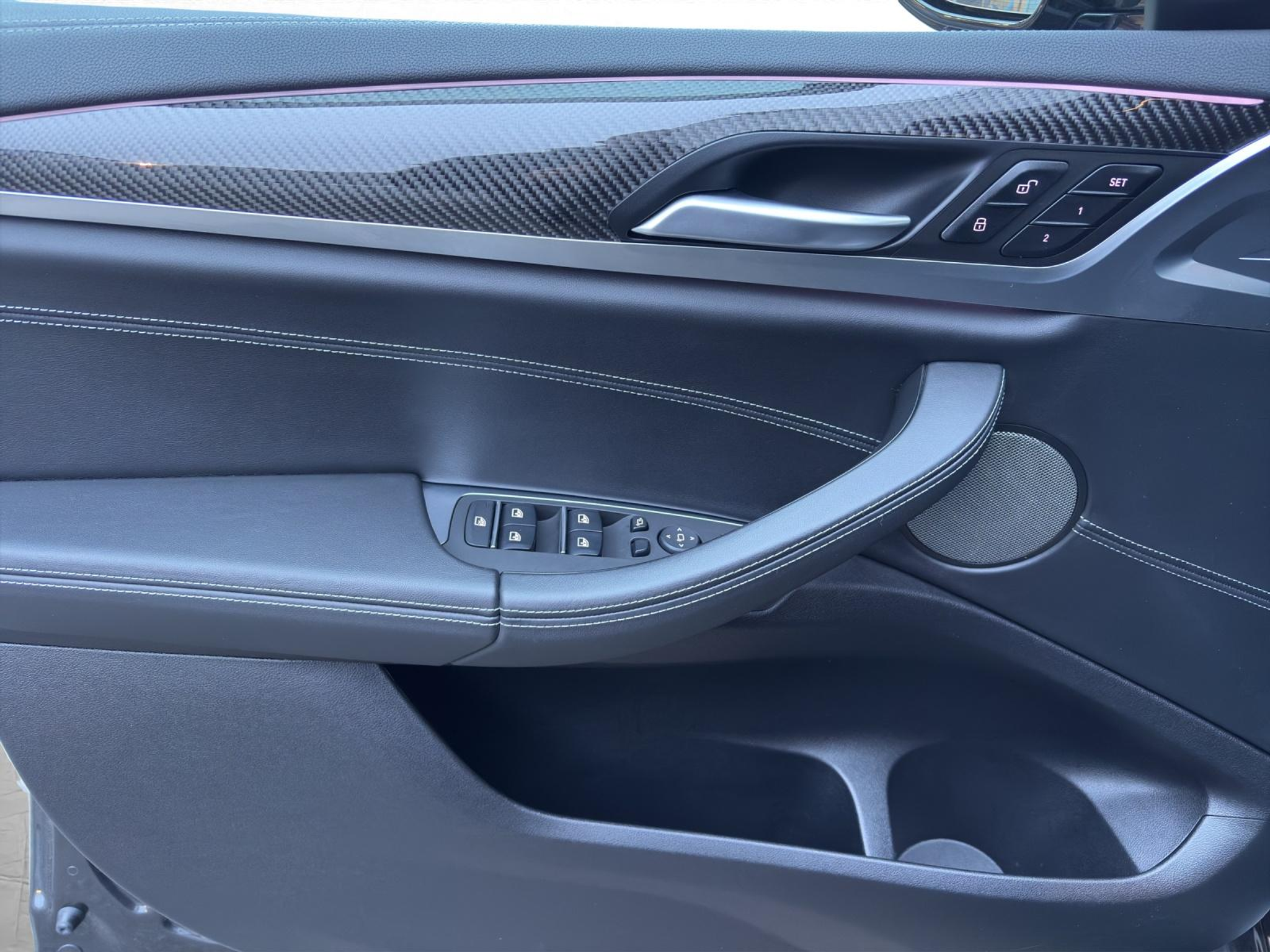 listing desktop thumbnail image 16