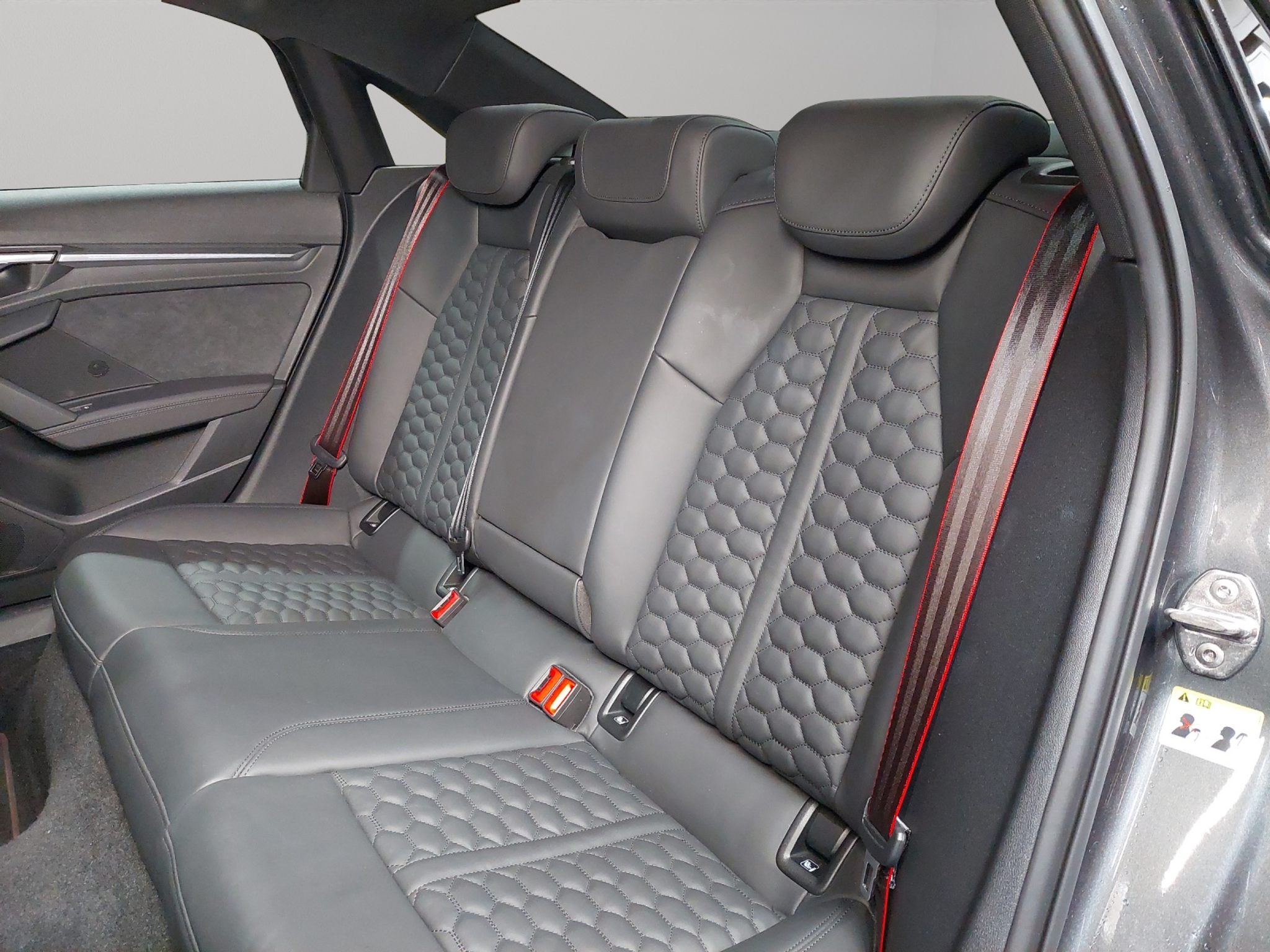 listing desktop thumbnail image 7