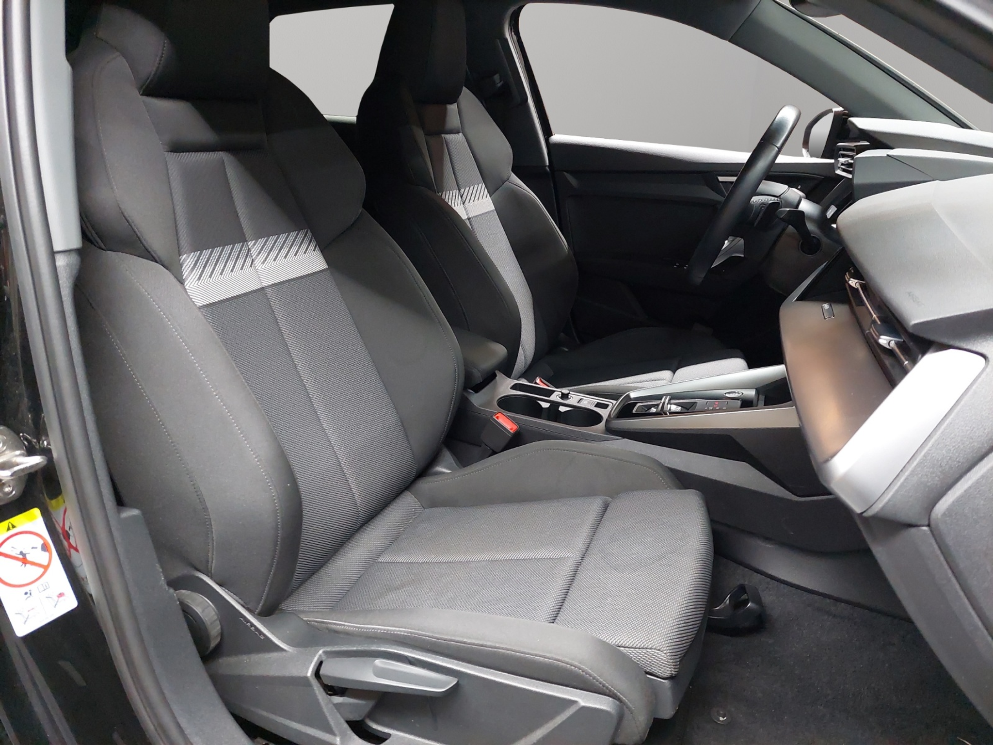 listing desktop thumbnail image 8